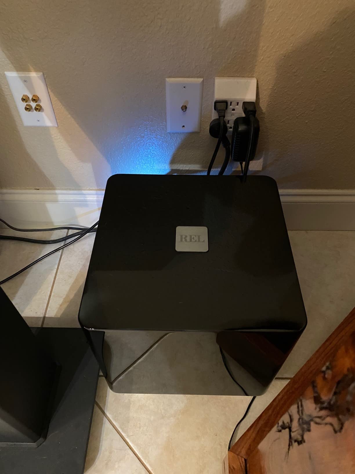 REL T/5x 8-Inch Powered Subwoofer - Compact Sealed Design with Class AB Amplifier, RCA Inputs, and Powerful Bass for HiFi Stereo Systems, Home Theater, and Surround Sound - High Gloss Black Finish customer photo 2