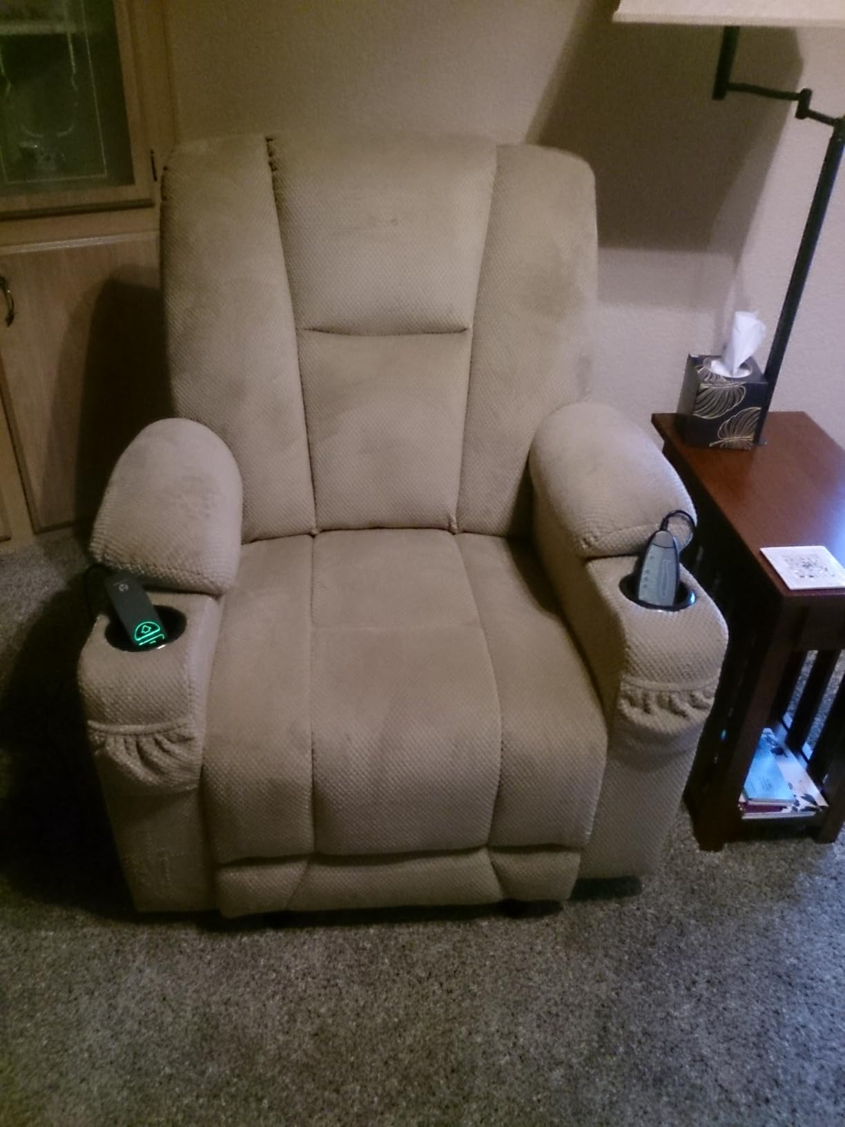 MCombo Zero Gravity Power Recliner Chair with Heat and Vibration Massage, Reclining Chair with USB & Type C Ports, Cup Holders for Living Room customer photo 1