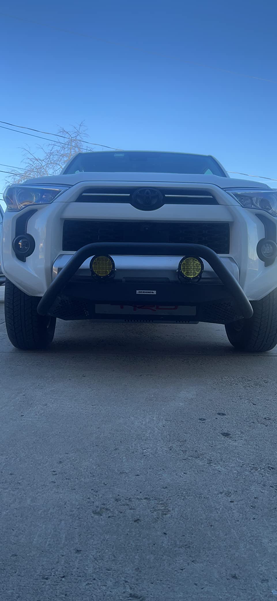 Go Rhino RC4 Bull Bar w/ Hole for 20