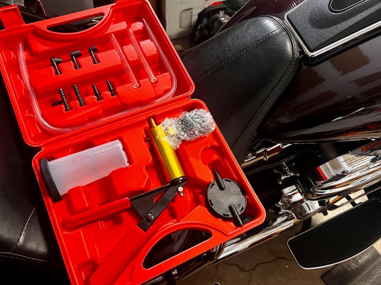 Brake Bleeder Kit with Hand Vacuum Pump with Gauge Adapters Automotive Brake Fluid Bleeding Set for Bike Car Truck (Blue) customer photo 1