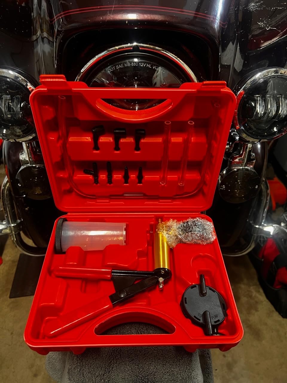Brake Bleeder Kit with Hand Vacuum Pump with Gauge Adapters Automotive Brake Fluid Bleeding Set for Bike Car Truck (Blue) customer photo 2