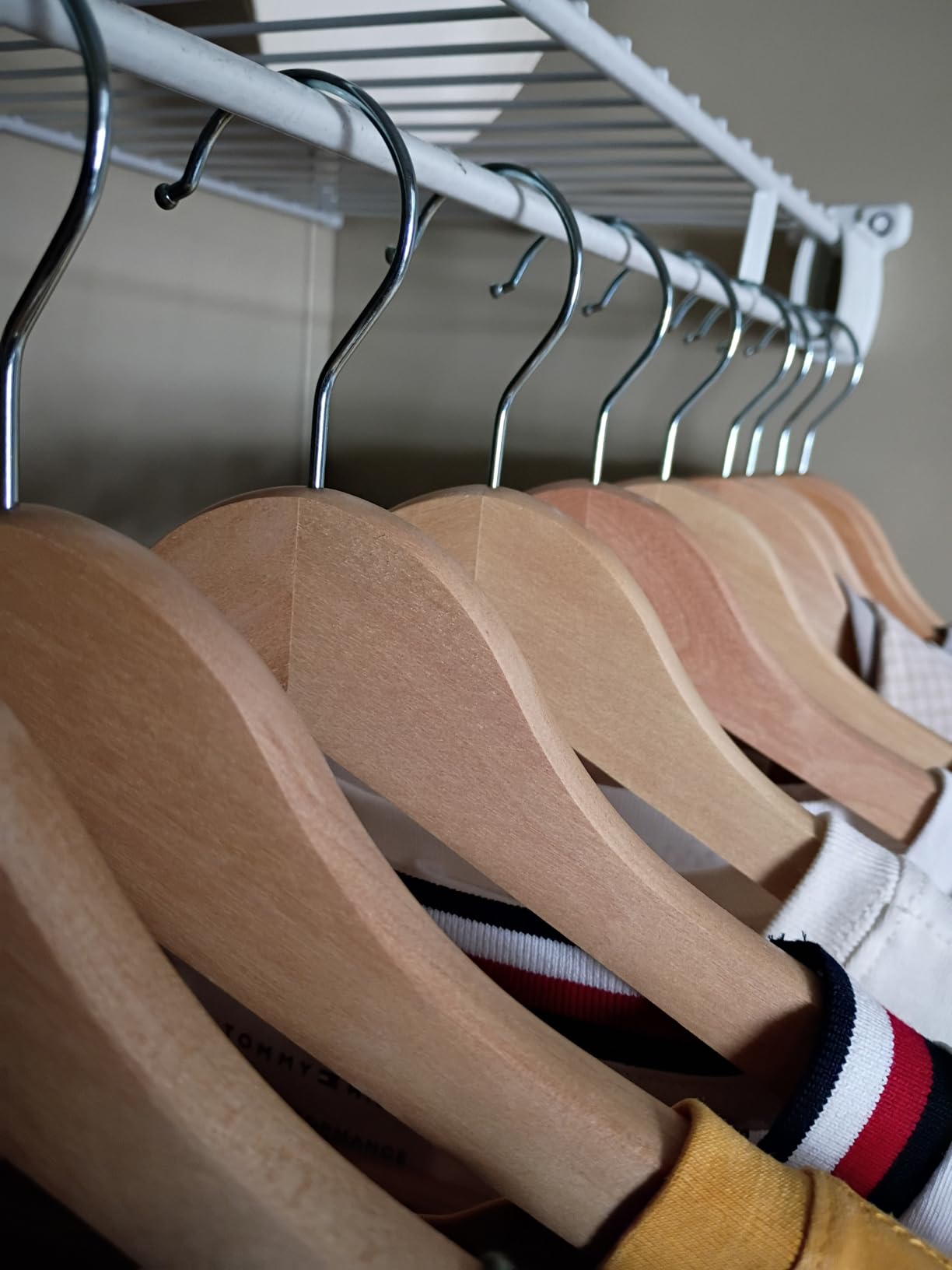 Amazon Basics Wood Suit Clothes Hangers for Closet Organizer, Natural, 20-Pack customer photo 1