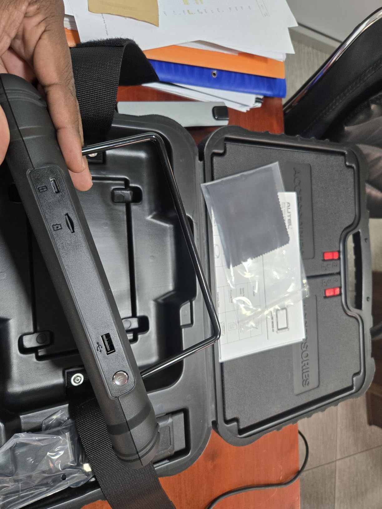 Autel Scanner MaxiCOM MK900BT, 2026 MK900-BT Bidirectional Diagnostic Scan Tool, 2.0 BT Ver. of MK900 MX900, 8in Up of MK808S MK808BT PRO MX808S MK808Z, 40+ Reset, 3K+ Active Tests, CAN FD & DoIP, FCA customer photo 2
