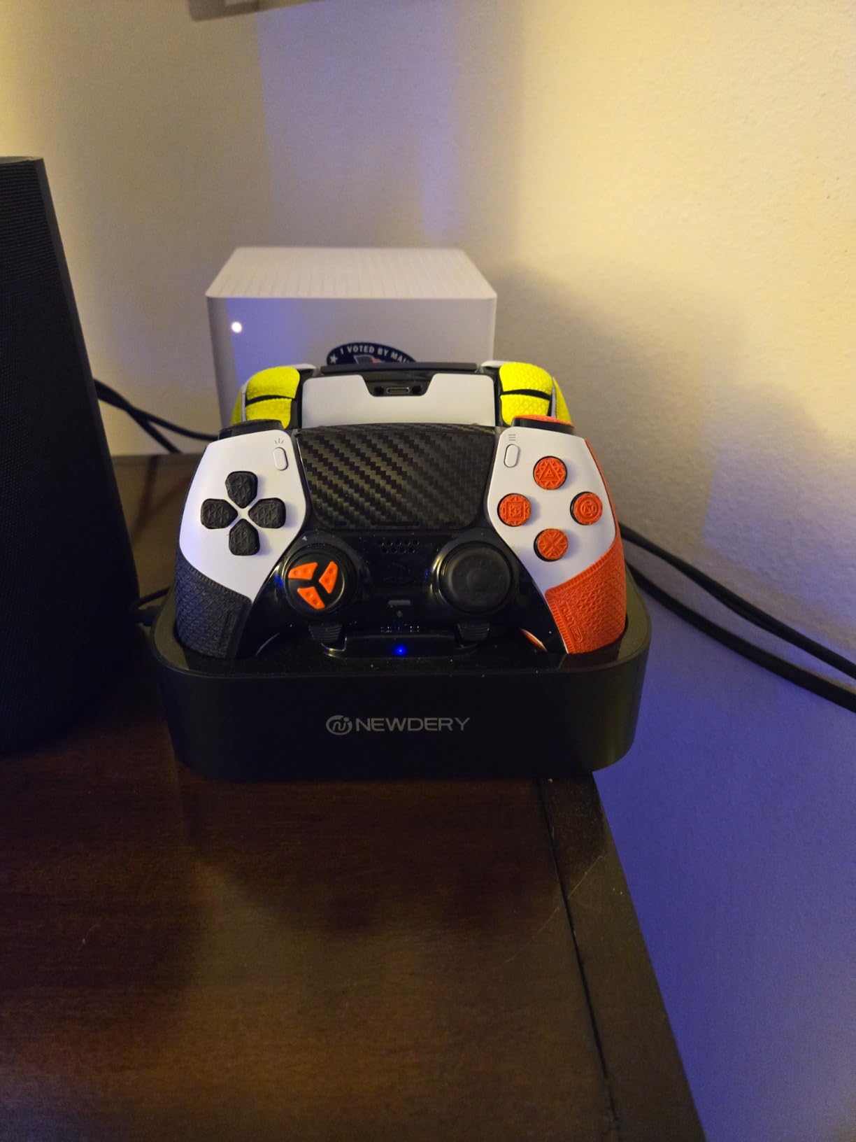 NEWDERY for PS5 Controller Charger Station Compatible with Dualsense Edge customer photo 2
