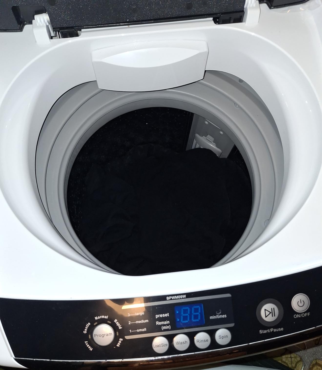 BLACK+DECKER 3.0 Cu. Ft. Portable Washer, 26.5 lb. Capacity Washing Machine, 6 Cycles, Quick Connect Sink Adapter and Drain Hose Included, Transparent Lid & LED Display, BPW30MW, White customer photo 2