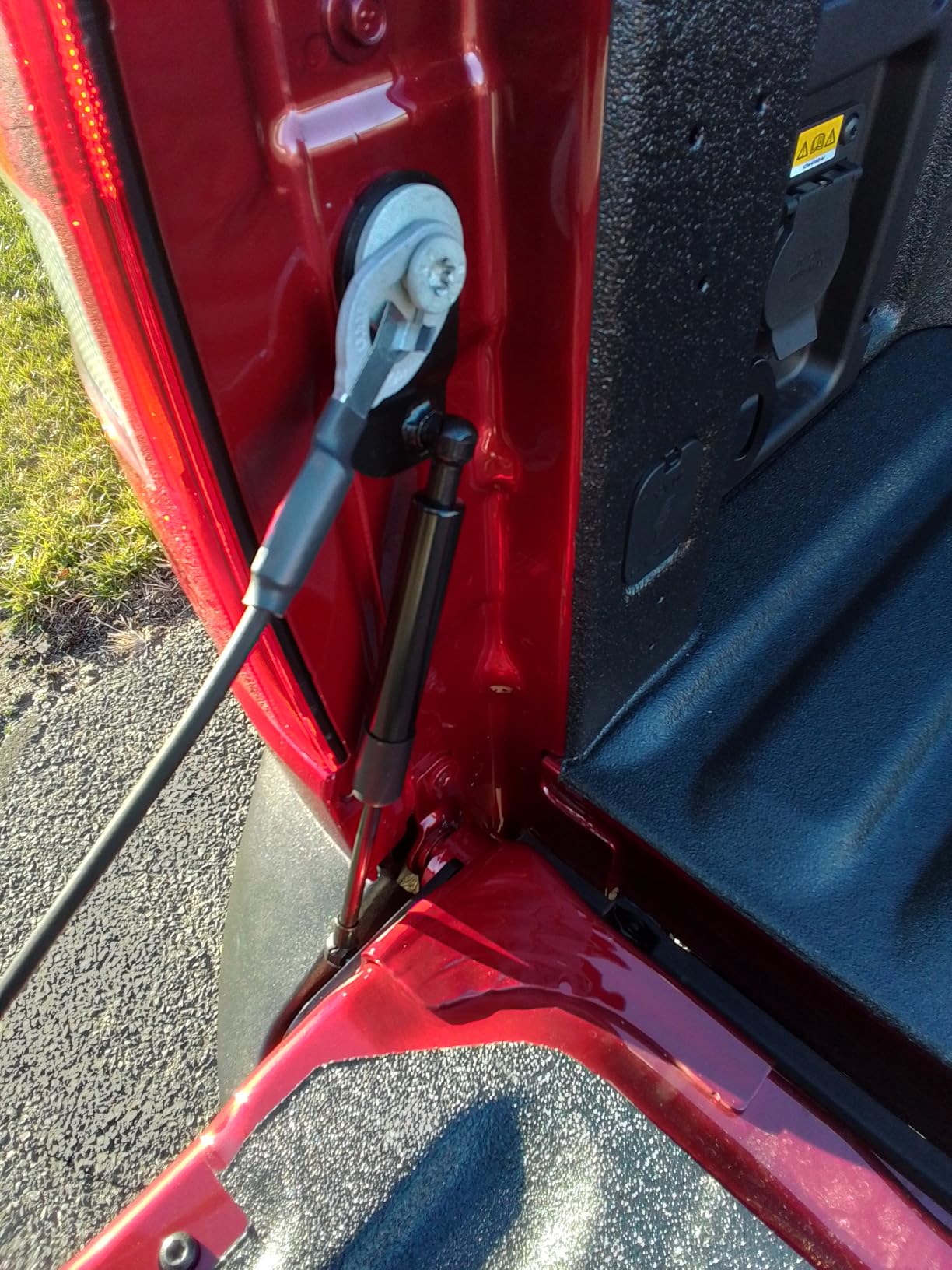ARANA Tailgate Assist Shock for F250 F350 F450 Super Duty 2017-2026, Tail Gate Accessories Slow Drop Damper Kit for Ford F-250 F-350 F-450 XL XLT LARIAT King Ranch Platinum(No-drill Installation) customer photo 2