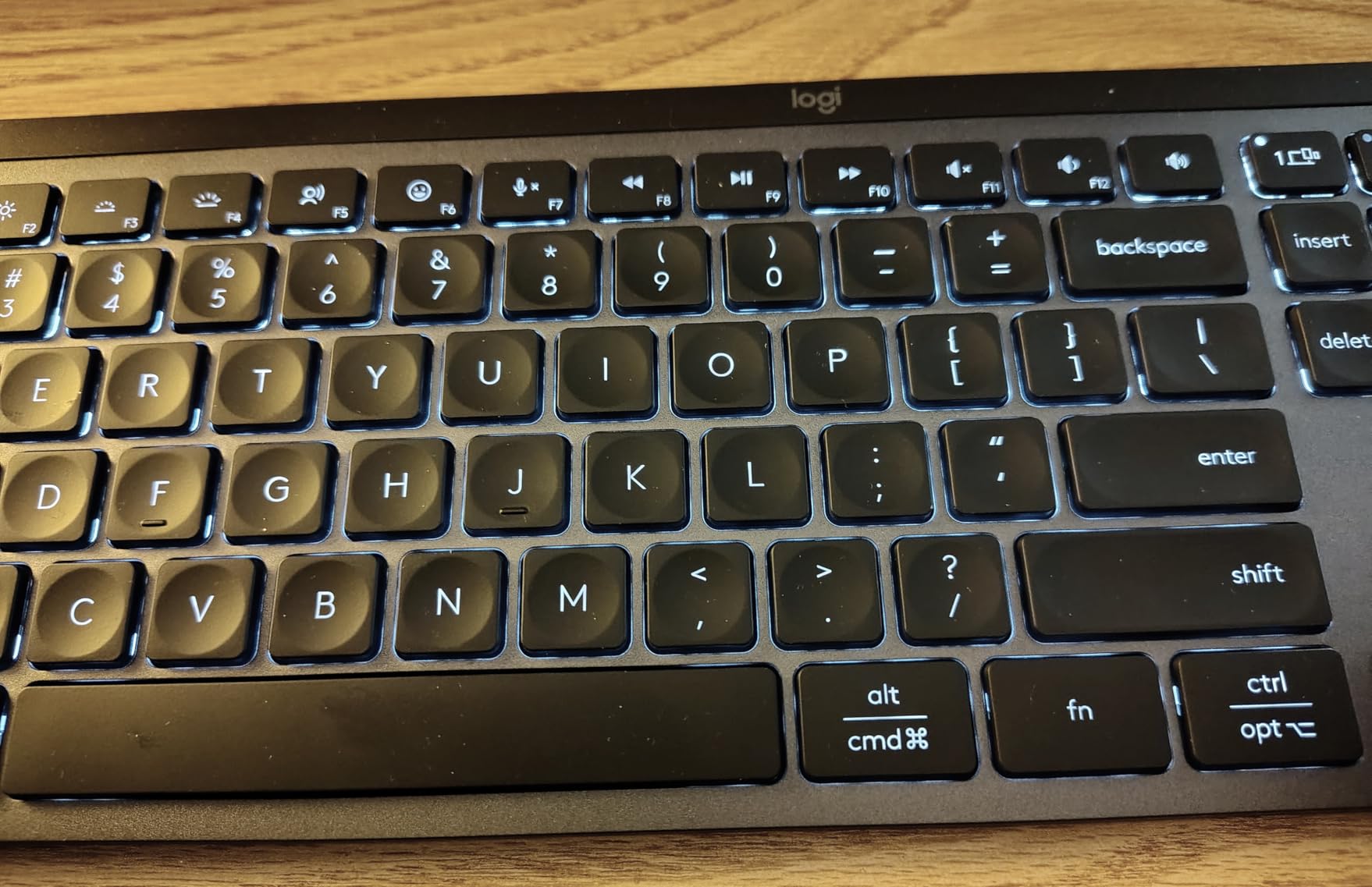 Logitech MX Keys Mini Minimalist Wireless Illuminated Keyboard, Compact, Bluetooth, Backlit, USB-C, Compatible with Apple macOS, iOS, Windows, Linux, Android, Metal Build - Graphite customer photo 1