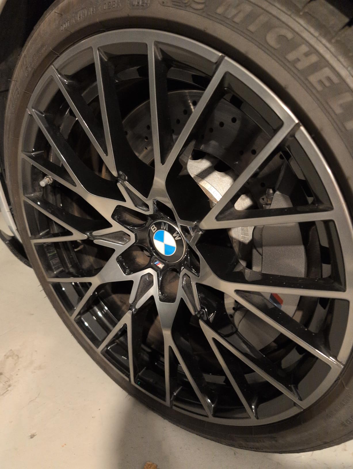 Turtle Wax 53759 Hybrid Solutions All Wheel Cleaner and Iron Remover, Rapid Removal of Surface Contaminants, Brake Dust and Rust, Safe for All Vehicle Paint, Low Odor Formula, 23 Oz. customer photo 1