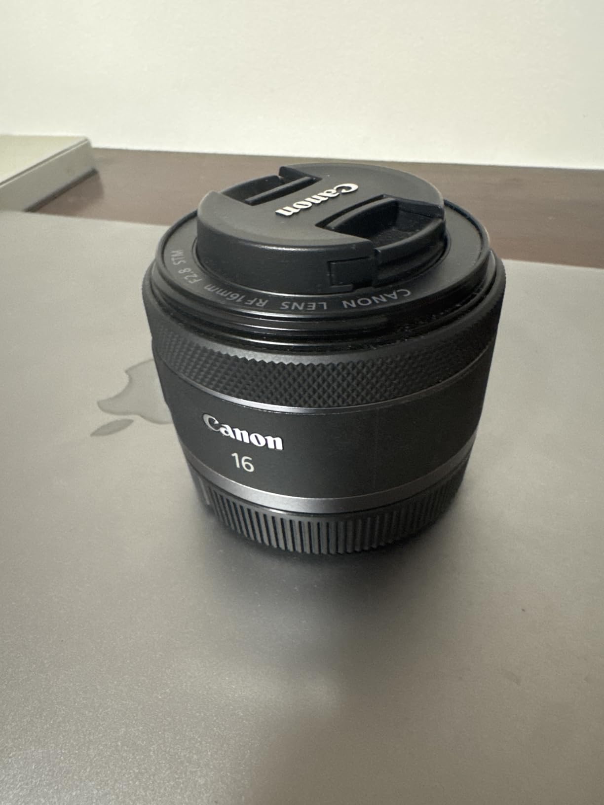 Canon RF16mm F2.8 STM Lens, Ultra Wide-Angle, Fixed Focal Length Prime Lens, Compatible with EOS R Series Mirrorless Cameras, Black customer photo 1