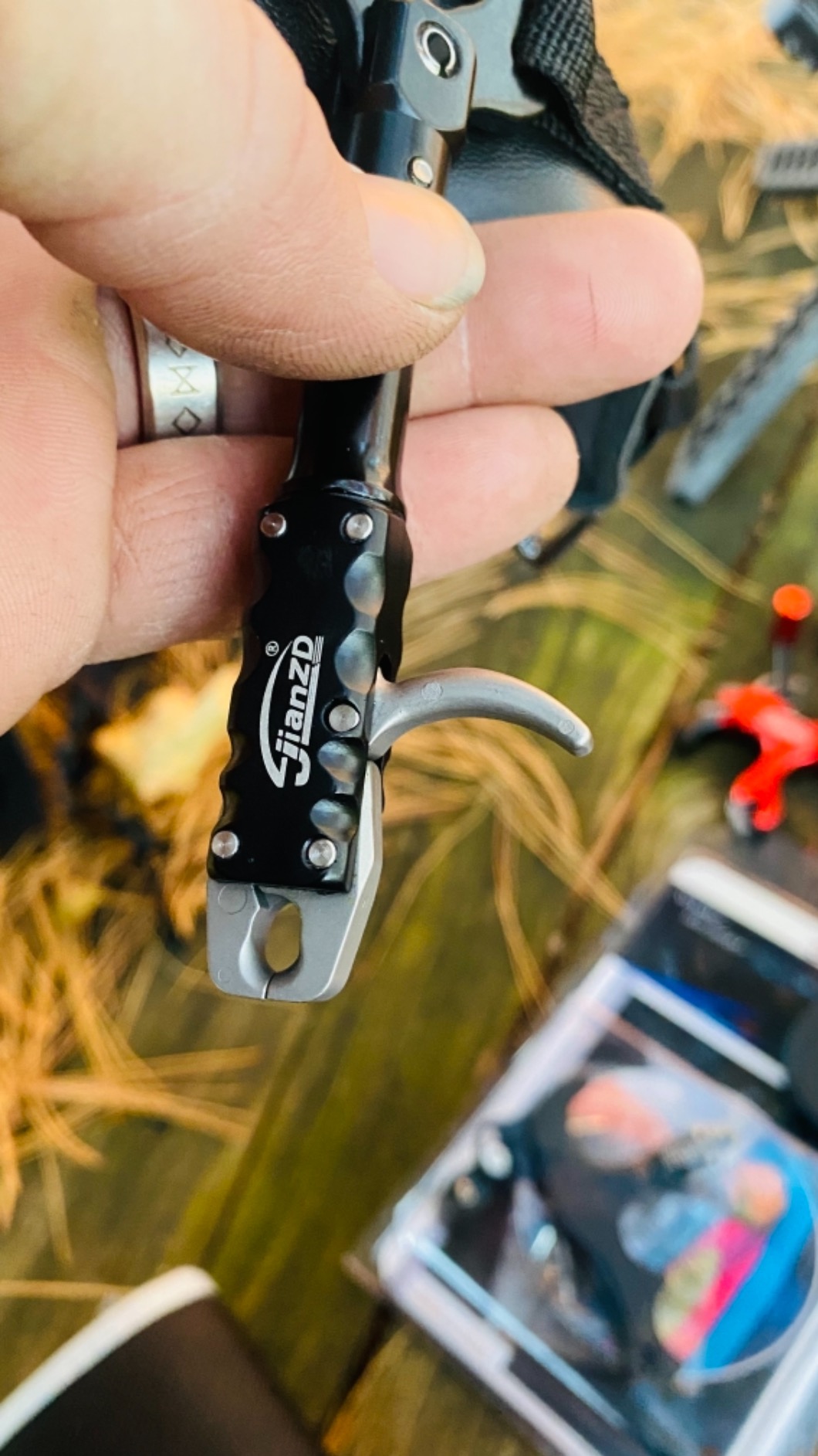 Adjustable Wristband Release, Index Finger Release, Composite Bow, 360 Degree rotatable Jaws, Automatic Closure customer photo 1