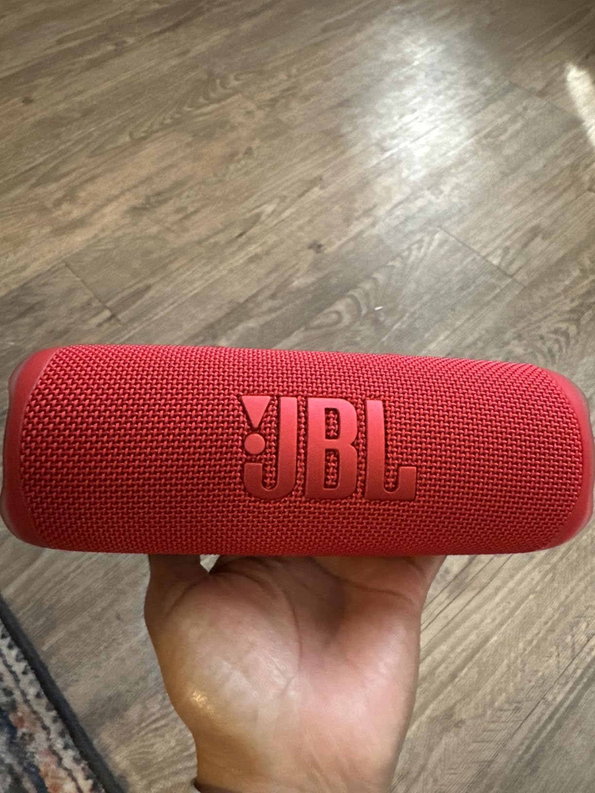 JBL Flip 6 - Portable Bluetooth Speaker, powerful sound and deep bass, IPX7 waterproof, 12 hours of playtime, JBL PartyBoost for multiple speaker pairing for home, outdoor and travel (Red) customer photo 1