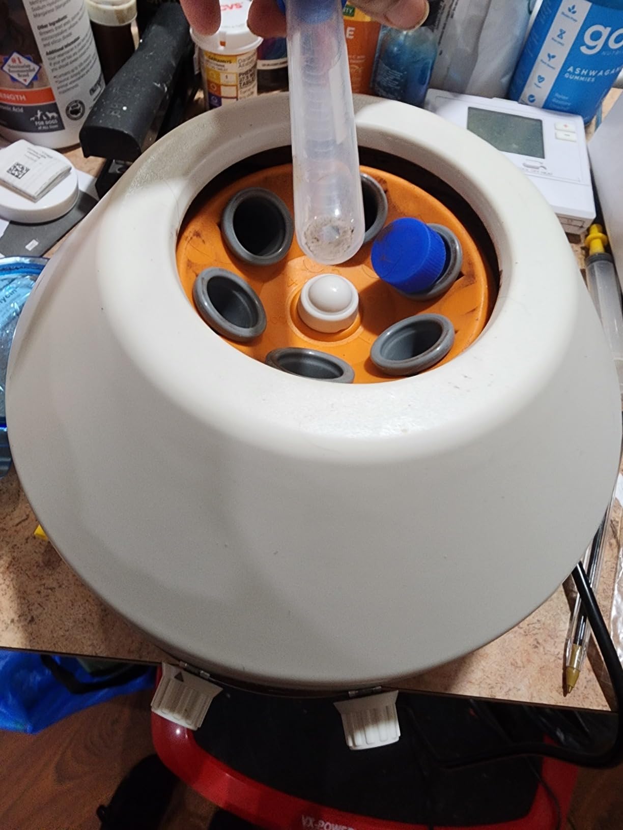 NEWTRY Mini Centrifuge Machine, 10mlX6 Lab Desktop Centrifuges, Electric Centrifuge, 300-4000r/min, 0-60hours (110V US Plug) customer photo 2