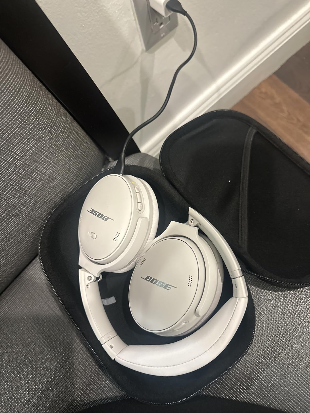Bose QuietComfort 45 Bluetooth Wireless Noise Cancelling Headphones (Renewed) customer photo 1