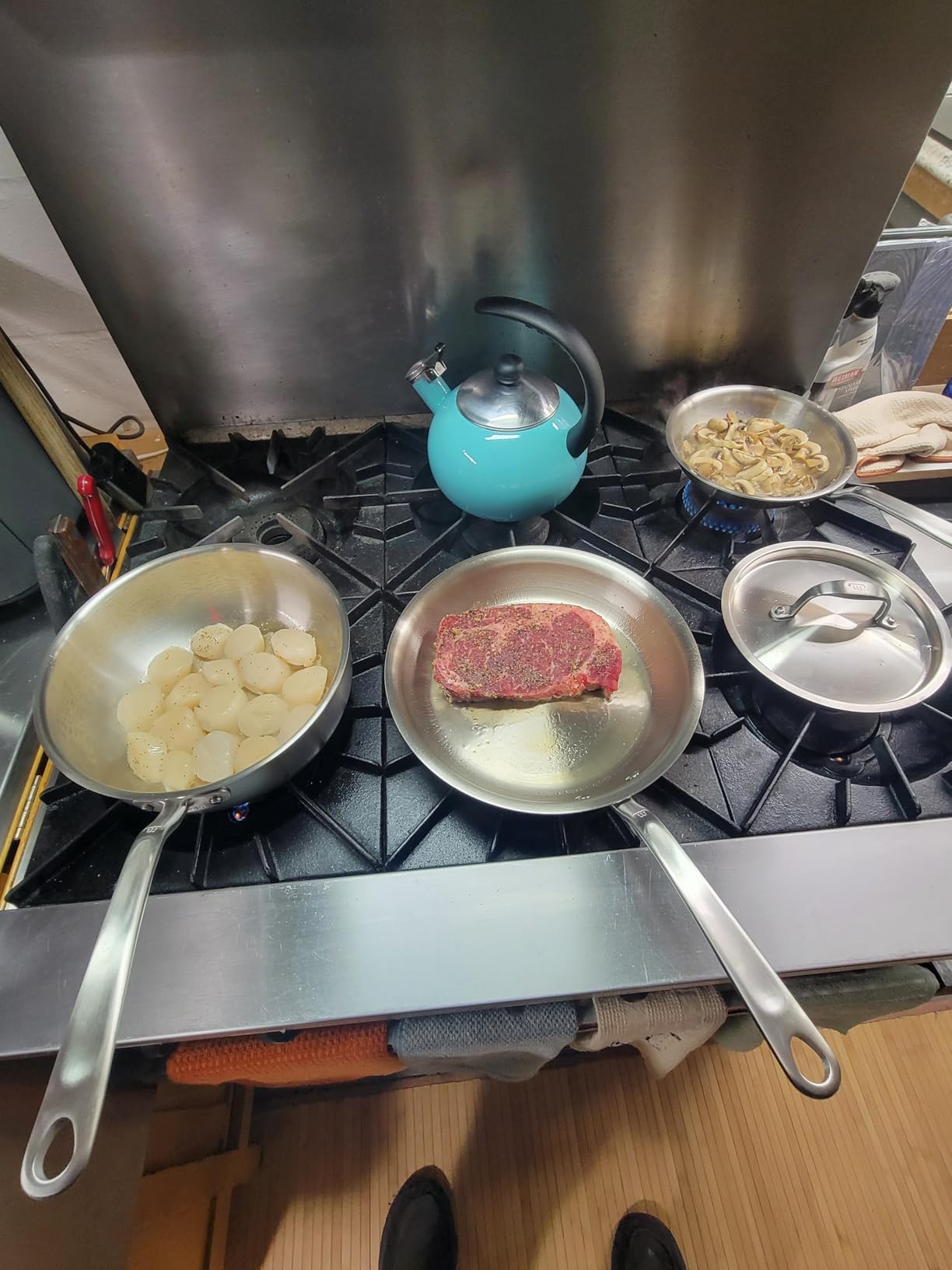 Made In Cookware - 10 Piece Stainless Steel Pot and Pan Set - 5 Ply Clad - Includes Stainless Steel Frying Pans, Saucepans, Saucier and Stock Pot W/Lid - Professional Cookware - Crafted in Italy customer photo 2