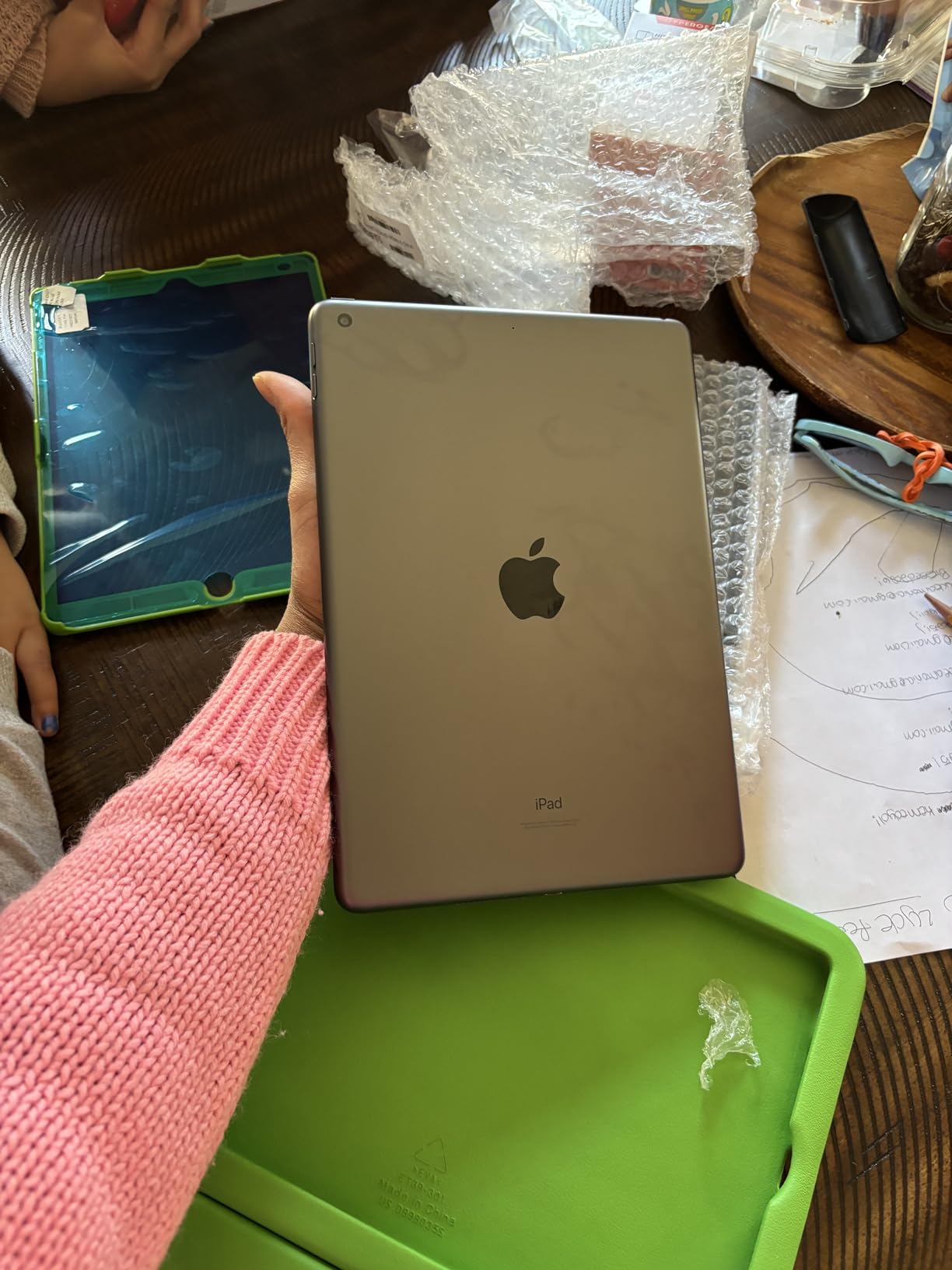 Apple 2021 iPad 10.2-inch, Wi-Fi, 64GB, Silver (Renewed) customer photo 2
