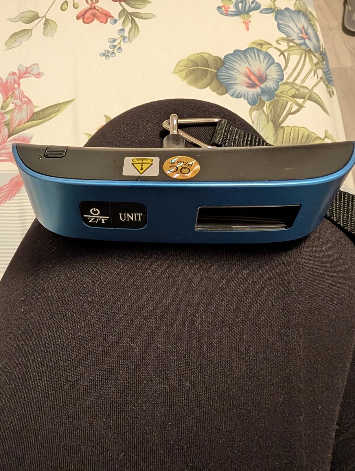 Luggage Scale, Portable Digital Hanging Baggage Scale for Travel, Suitcase Weight Scale with Rubber Paint, 110 Pounds, Battery Included customer photo 1