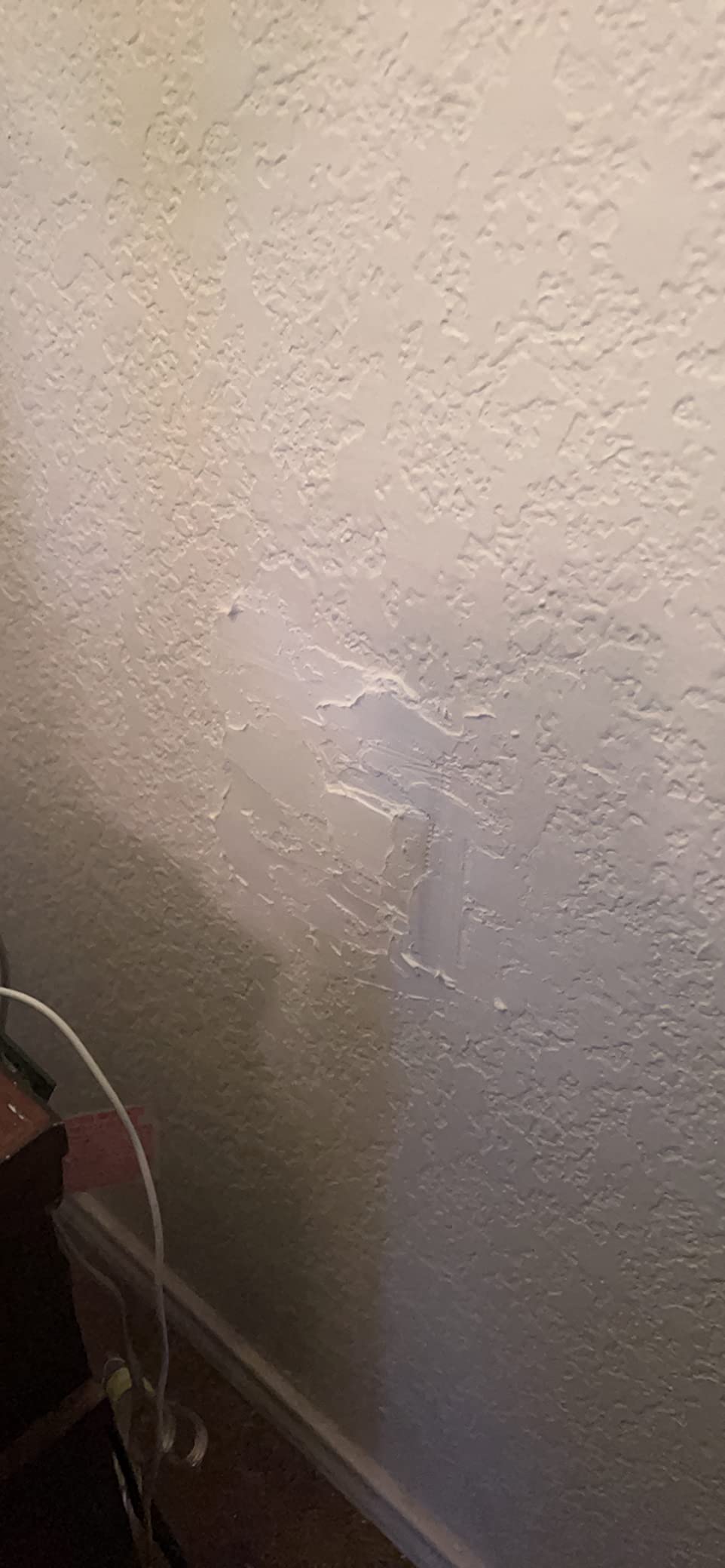 GORILLA Wall Repair Kit, Heavy Duty Spackling, 8 fl oz Tub, 4 in Patch | Includes 3 in Putty Knife, Sanding Block, Lightweight Drywall Filler, Strong Repairs for Walls and Ceilings customer photo 2