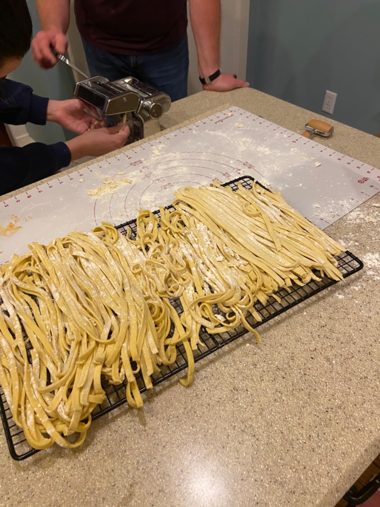 Pasta Maker Machine with 9 Adjustable Thickness Settings, 2 in 1 Noodle Maker Includes Pasta Cutter, Ravioli Maker Attachment & Pasta Drying Rack customer photo 2