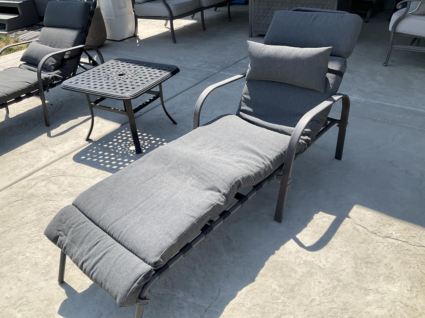 Outsunny Chaise Lounge Chair Outdoor, 5-Position Adjustable Sun Tanning Chair with Carrying Handle and Side Pocket, Folding Bed Cot with Removable Pillow for Garden, Beach, Patio, Pool, Camp, Gray customer photo 1