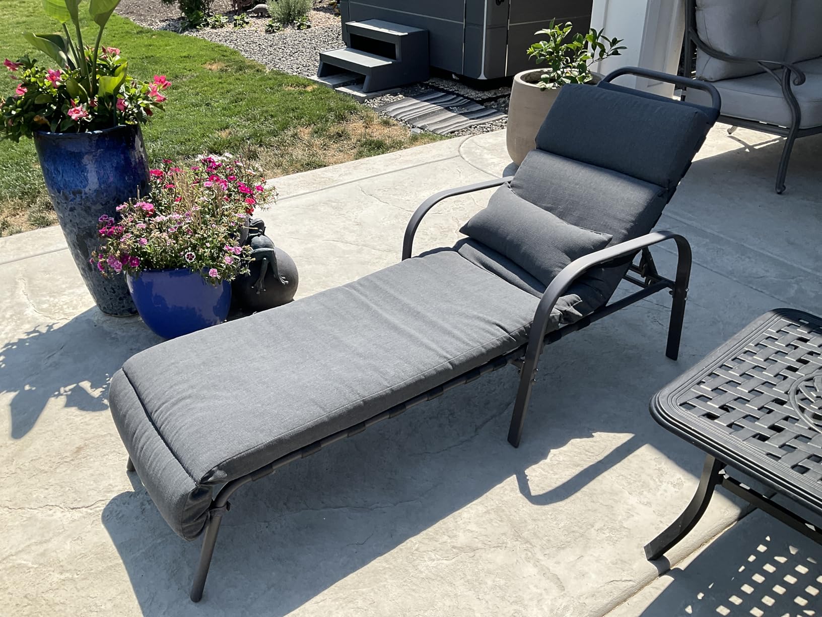 Outsunny Chaise Lounge Chair Outdoor, 5-Position Adjustable Sun Tanning Chair with Carrying Handle and Side Pocket, Folding Bed Cot with Removable Pillow for Garden, Beach, Patio, Pool, Camp, Gray customer photo 2