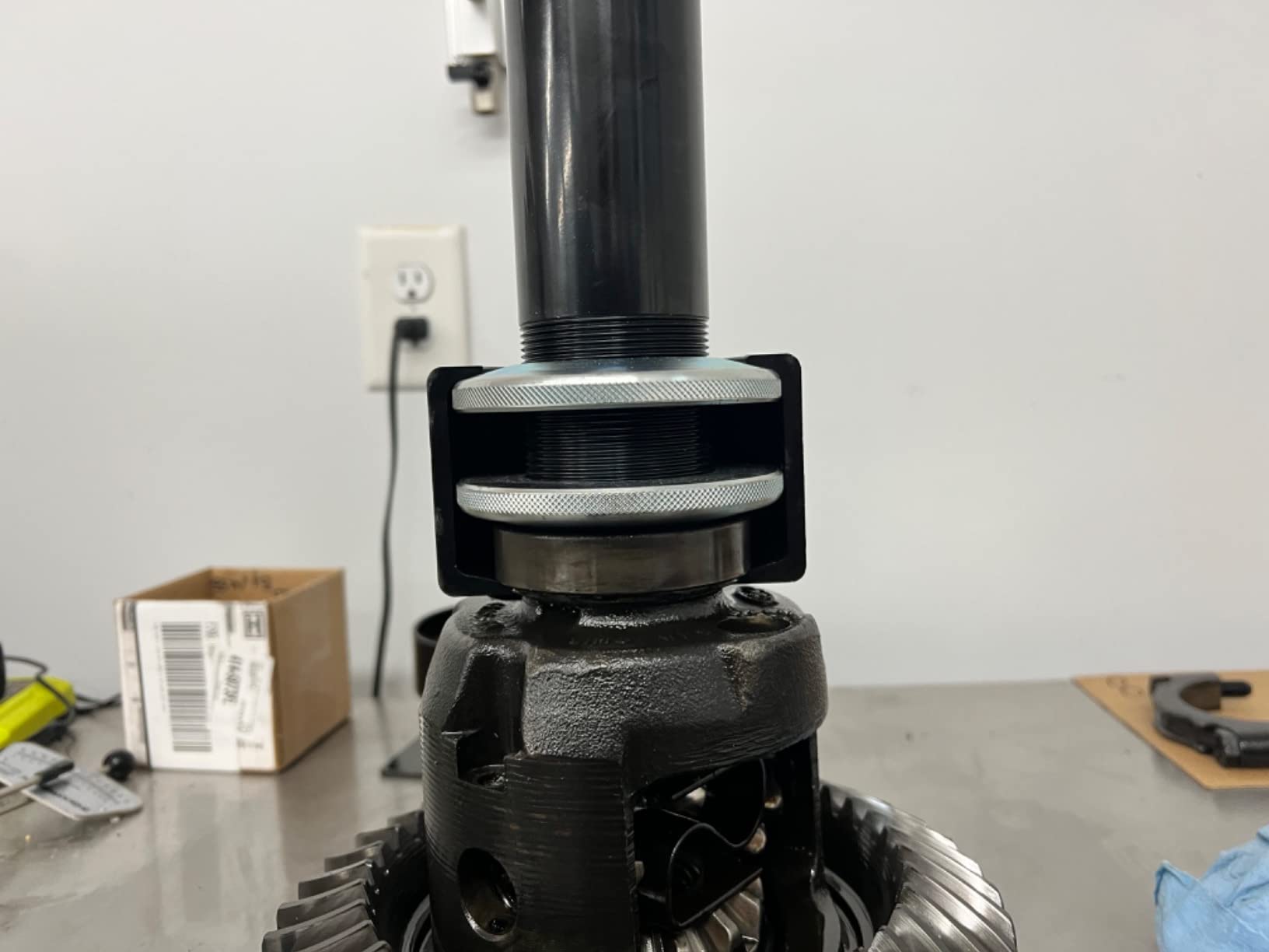 VEVOR Carrier & Pinion Bearing Puller, Compatible with Dana 30,40,50,60,70,80, Ford 10.25