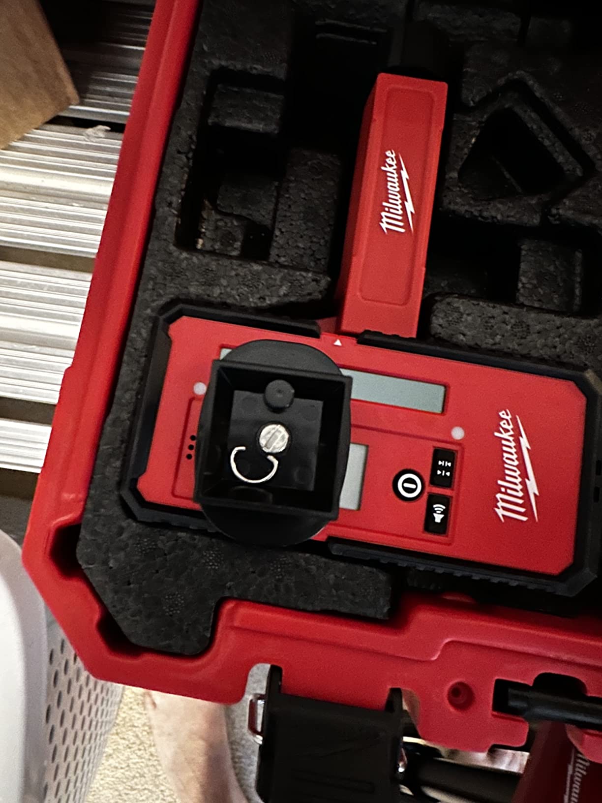 Milwaukee 48-35-1411 72 in. Laser Tripod customer photo 2