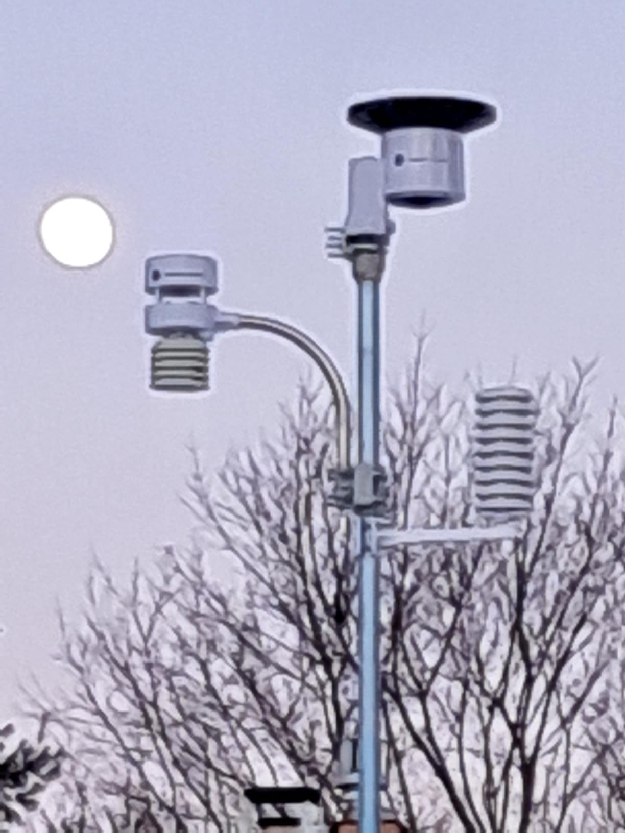 Ambient Weather WS-5000-IP3 Ultrasonic Professional Smart Weather Station with Remote Monitoring and Alerts customer photo 2