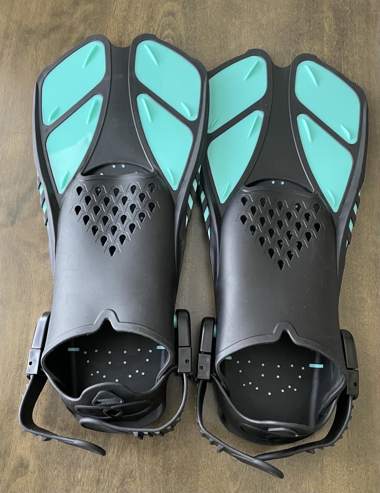 Snorkeling Gear for Adults Men Women,4 in 1 Snorkel Set with Panoramic View Diving Mask Anti-Fog Anti-Leak,Dry Top Snorkel,Fins and Travel Bag for Swimming,Snorkeling and Travel Diving customer photo 1