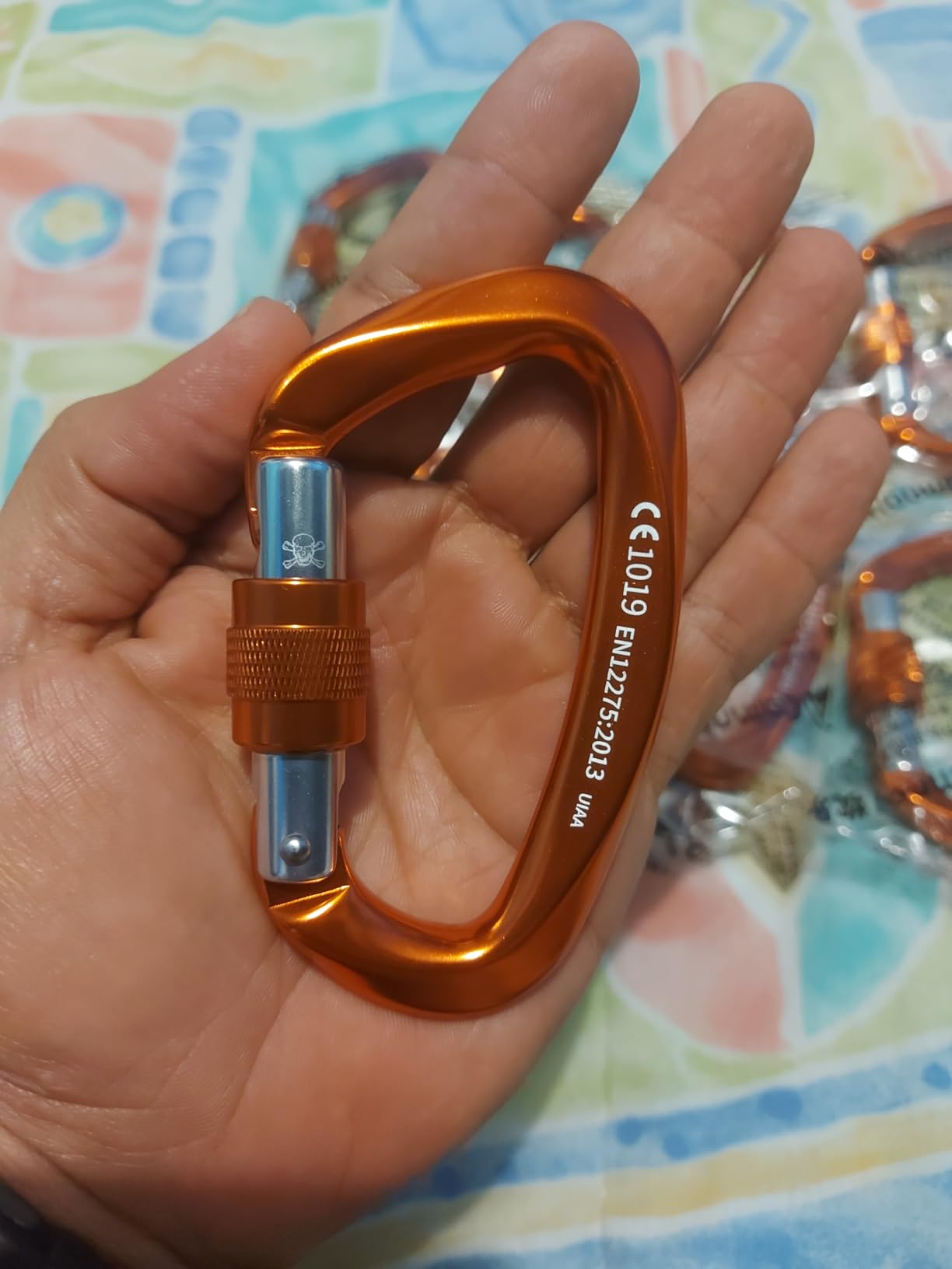 Heavy Duty Carabiner UIAA Certified Locking Carabiner 25KN (About 5620 lbs) Screw Lock Carabiner D Shape Carabiner Clip for Rock Climbing, Mountaineer, Aerial Work customer photo 1