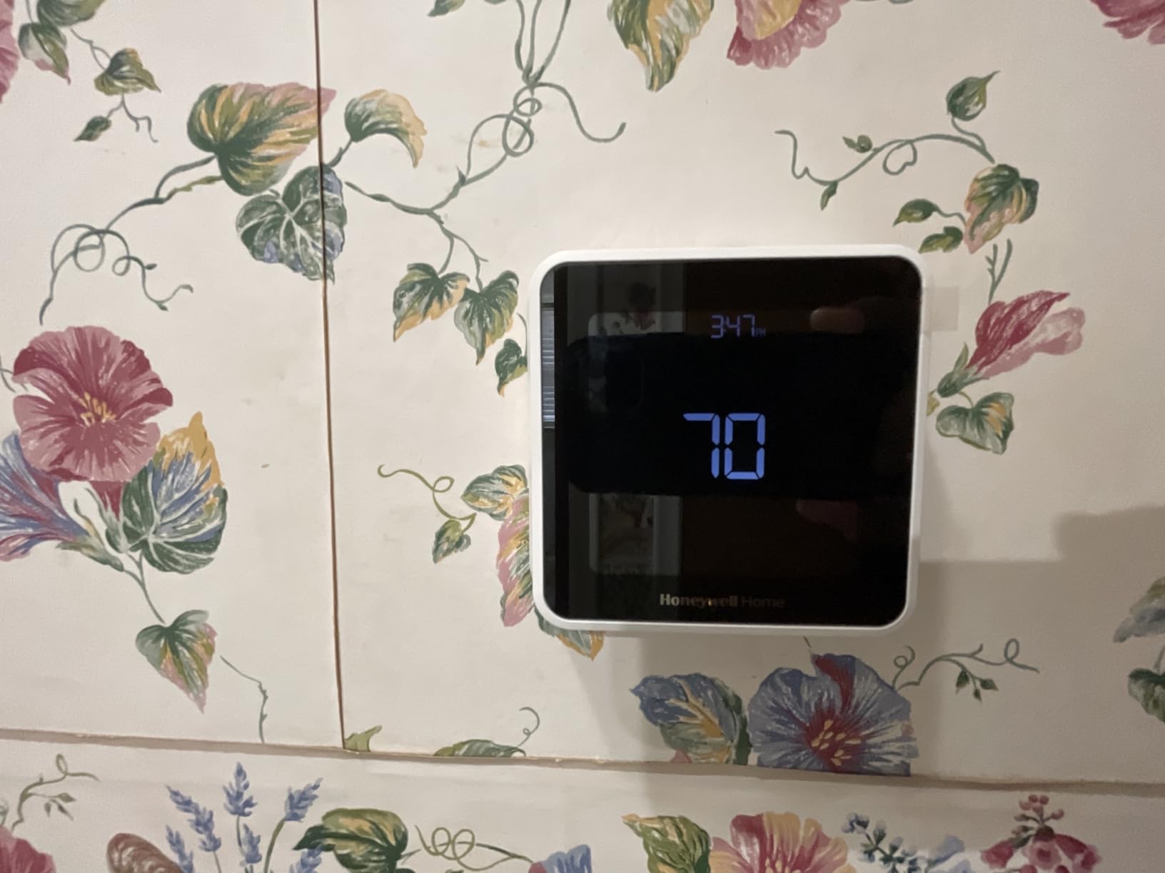 Honeywell Home RTH8800WF2022, T5 WiFi Smart Thermostat, 7 Day-Programmable Touchscreen, Alexa Ready, Geofencing Technology, Energy Star customer photo 1