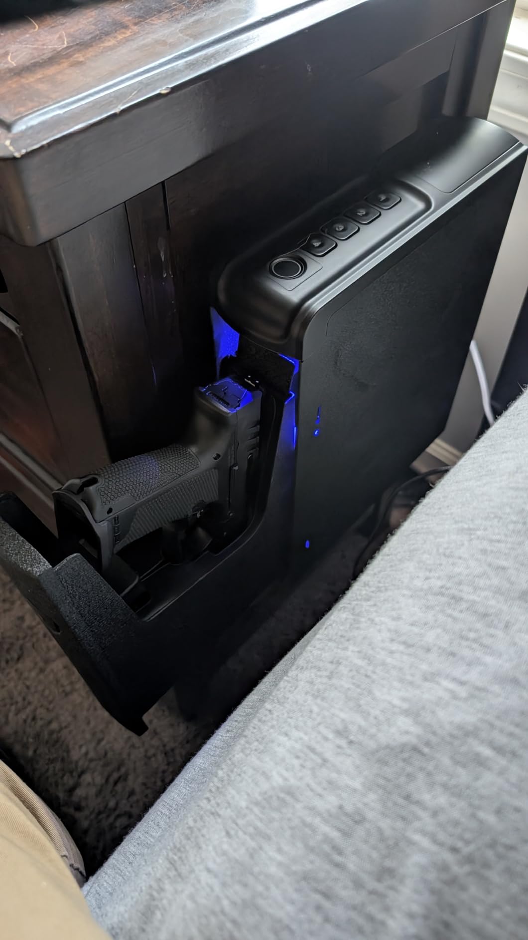 RPNB Gun Safe, Mounted Biometric Nightstand Handgun Safe with Quick Access Sliding Door, Pistol Safes for Wall Bedside Desk Vehicle with Fingerprint, Keypad, Pistol Holder, Carbon Knight Series customer photo 1