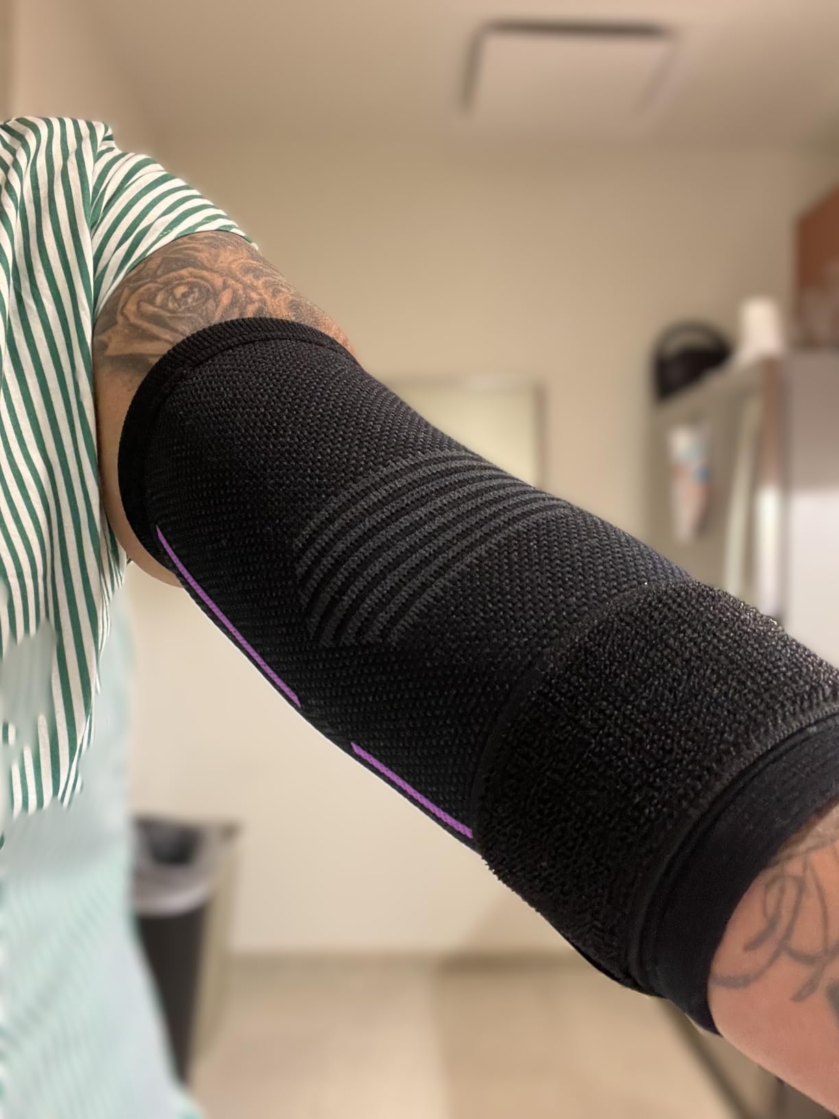 APOYO Elbow Brace for Tendonitis and Tennis Elbow, Compression Sleeve for Arthritis, Workouts, Reduce Joint Pain During Fitness Activity customer photo 2