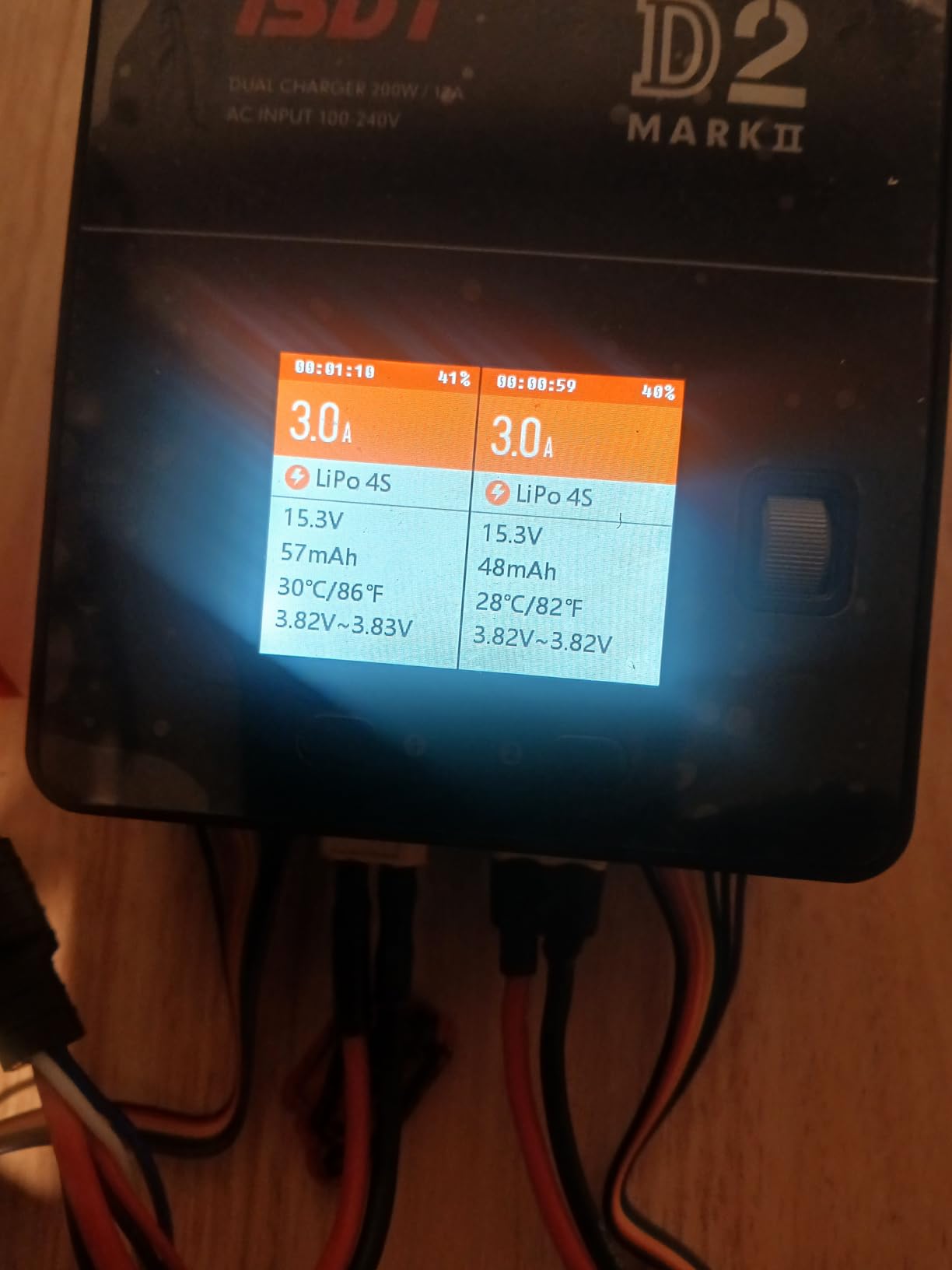ISDT lipo Battery Charger D2 MK2 with AC 2x200W Dual Output Mode,Hobby Smart Lipo Charger Discharger for 1-6S Li-ion Life NiCd NiMH LiHV PB Smart Battery customer photo 1