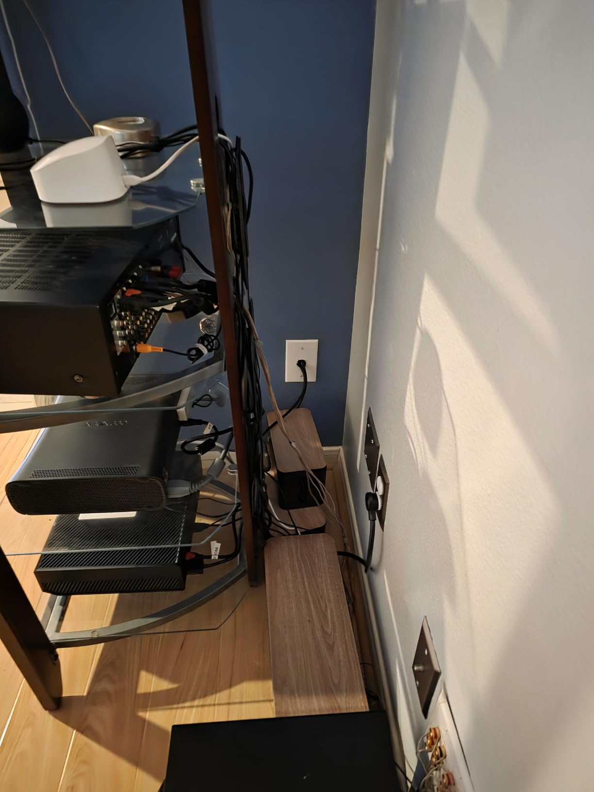 YUANYE Cable Management Box Cable Management Kit for Power Strip to Hide Wires customer photo 1
