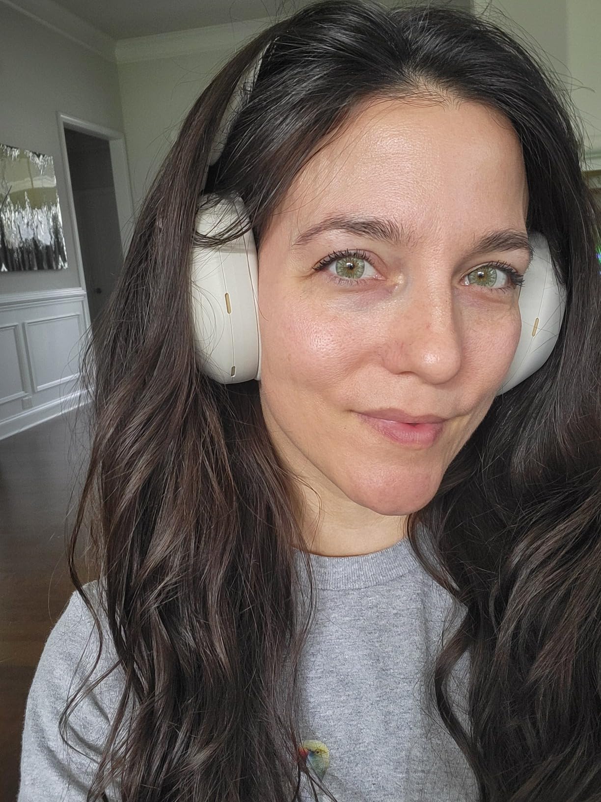 Sony WH-1000XM5 Noise Canceling Wireless Headphones - 30hr Battery Life - Over-Ear Style - Optimized for Alexa and Google Assistant - Built-in mic for Calls - Silver International Version customer photo 2