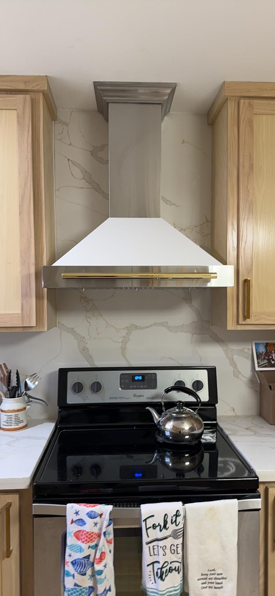 ZLINE 30 in. Autograph Edition Convertible Stainless Steel Range Hood with White Matte Shell and Polished Gold Accents (KB4STZ-WM30-G) customer photo 1
