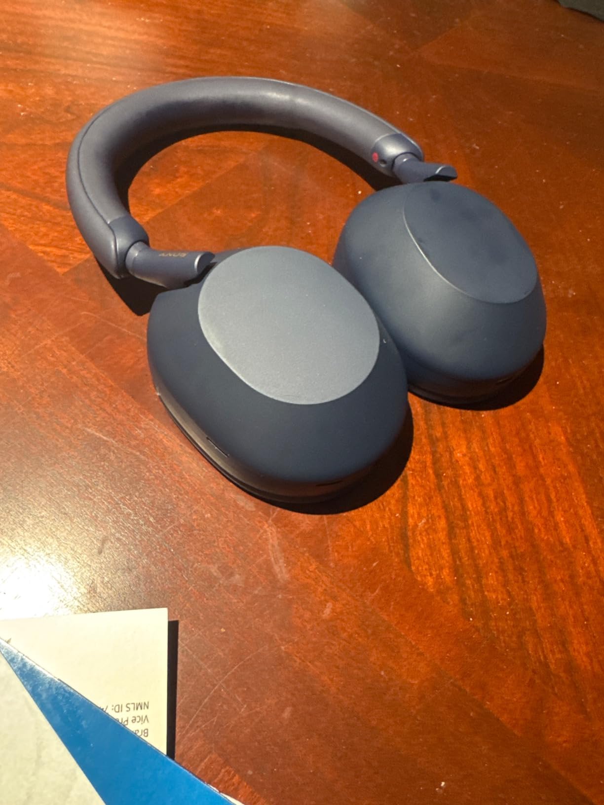 Sony WH-1000XM5B Noise Canceling Wireless Headphones - 30hr Battery Life - Over-Ear Style - Optimized for Alexa and Google Assistant - Built-in mic for Calls - International Version - Charcoal Black customer photo 1