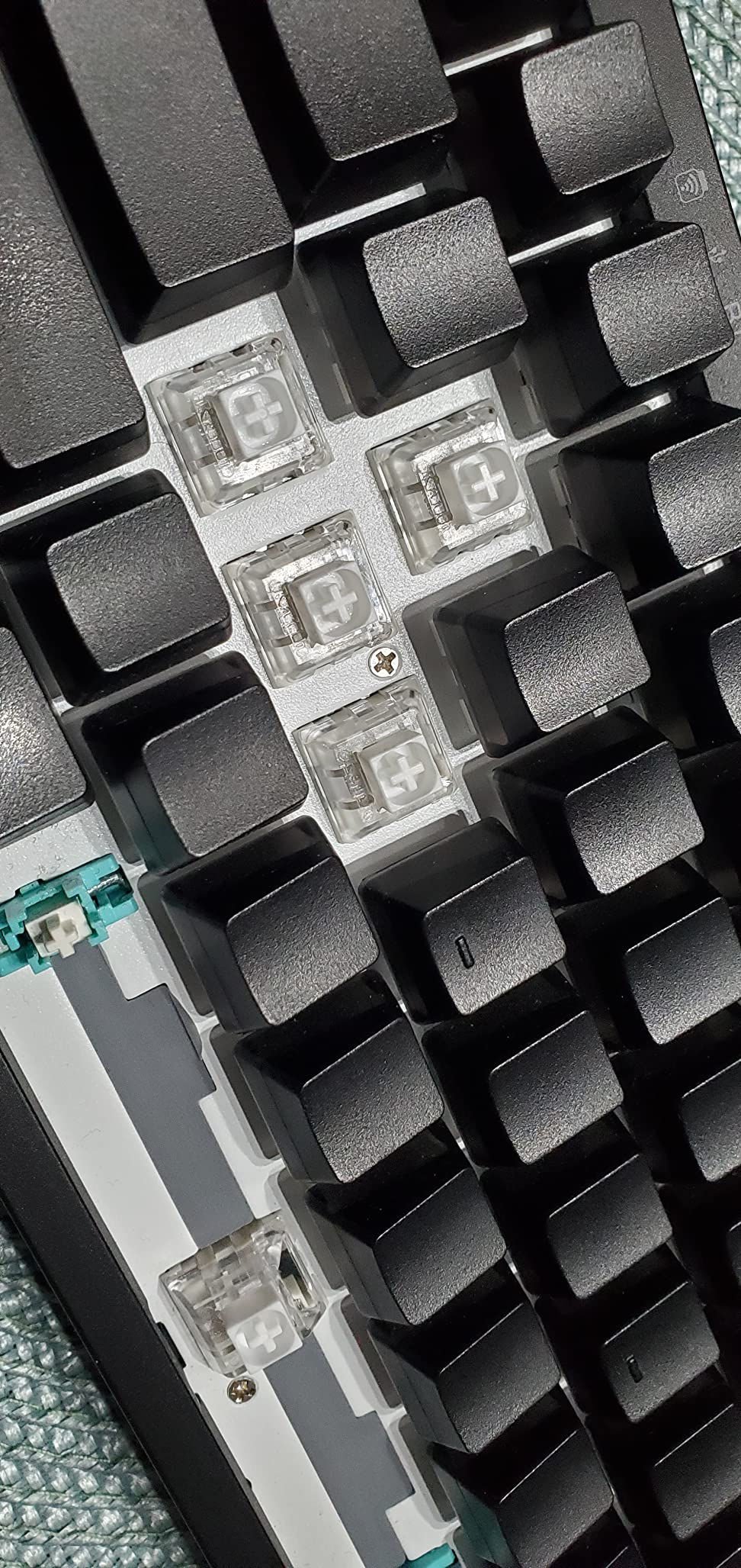 Kailh Box White Clicky Switch Mechanical Keyboard Switches for Gaming & Typing | Hot-Swappable, Dustproof, 3-Pin & 5-Pin Compatible (72pcs) customer photo 1