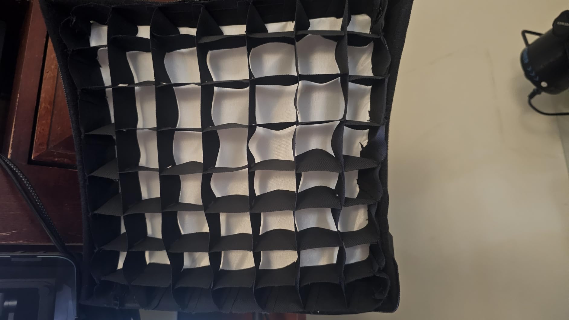 NEEWER 12.2x11.4 Foldable Softbox Diffuser with Grid and Bag for LED Video Light Panel customer photo 2