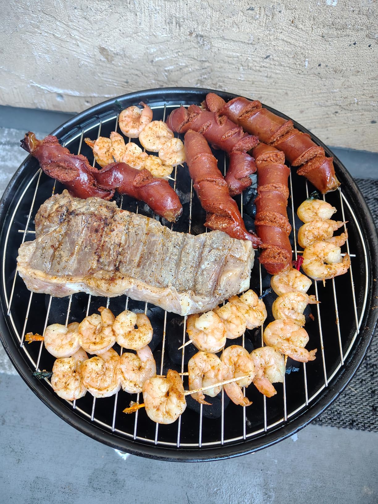 Gas One - 14-inch Portable Barbecue Grill with 3-Point Locking Lid for Heat Preservation - Dual Venting System customer photo 1