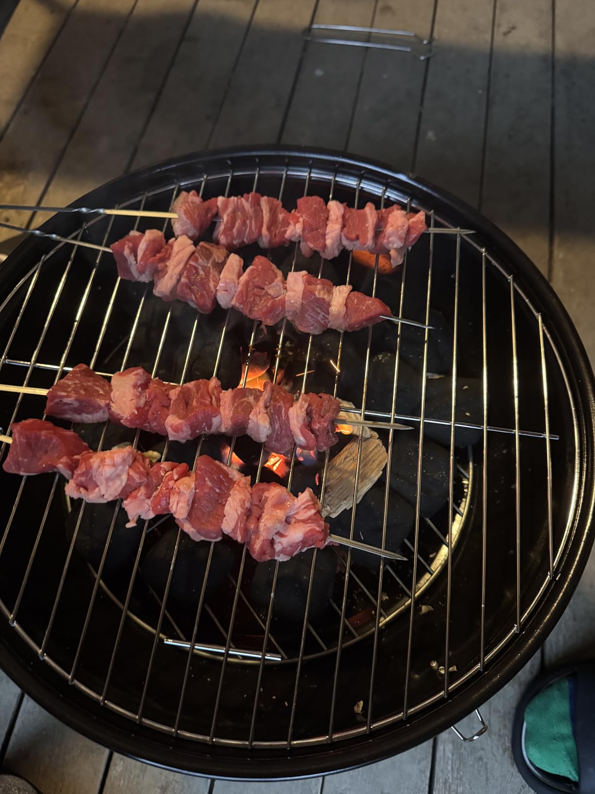 Gas One - 14-inch Portable Barbecue Grill with 3-Point Locking Lid for Heat Preservation - Dual Venting System customer photo 2