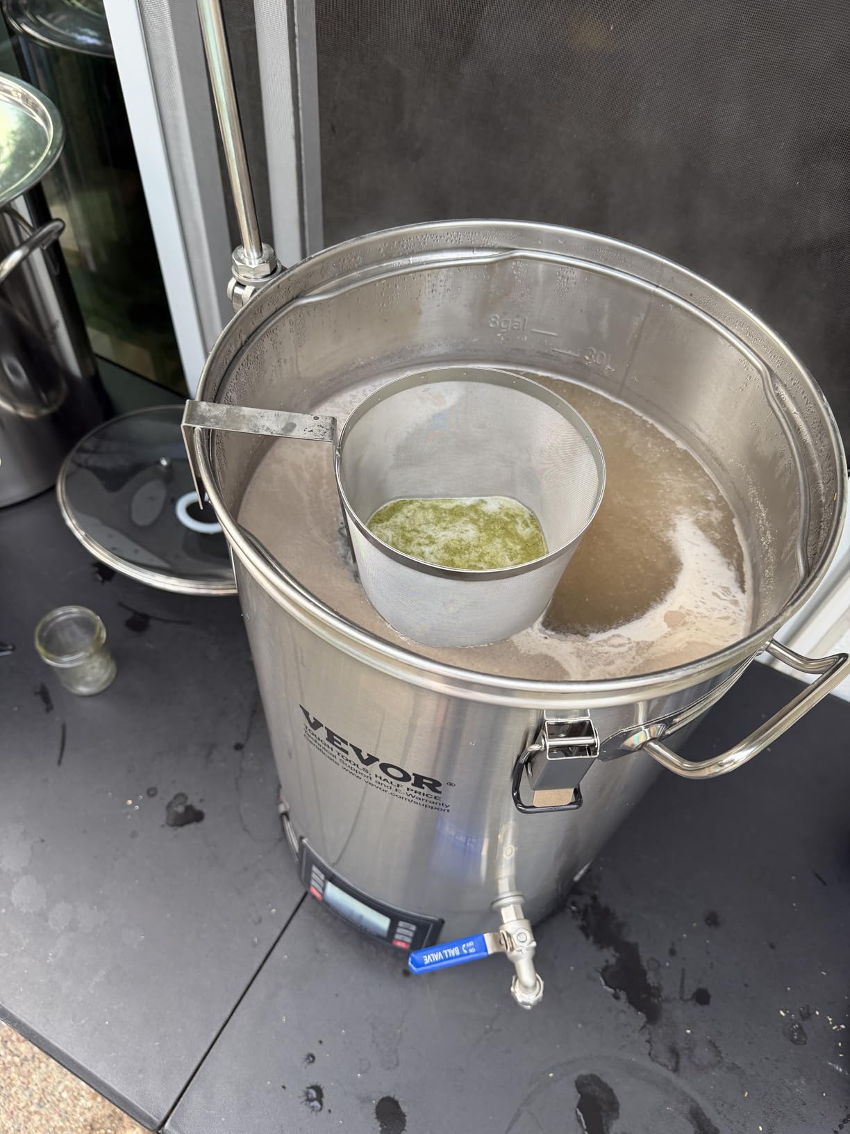 VEVOR Electric Brewing System, 9.2 Gal/35 L Brewing Pot, All-in-One Home Beer Brewer w/Pump, Mash Boil Device w/Panel, Auto/Manual Mode 100-1800W Power 25-100C Temp 1-180 min Timer Recipe Memory customer photo 1