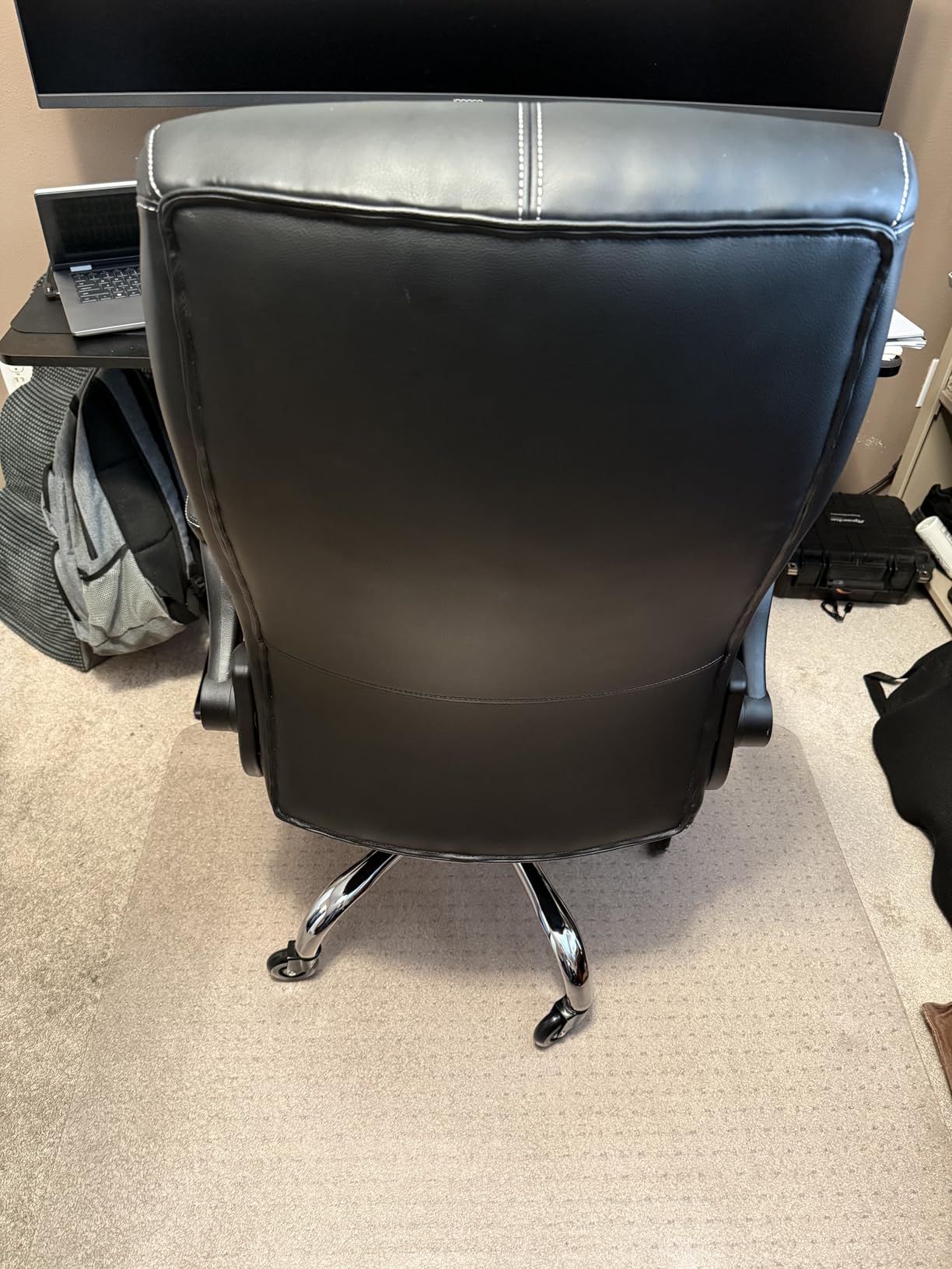 Big and Tall Office Chair for Heavy People, 500LBS High Back Extra Wide Executive PU Leather Office Chair with Flip-Up Armrests, Quiet Rubber Wheels, Comfortable Home Office Desk Chair customer photo 2