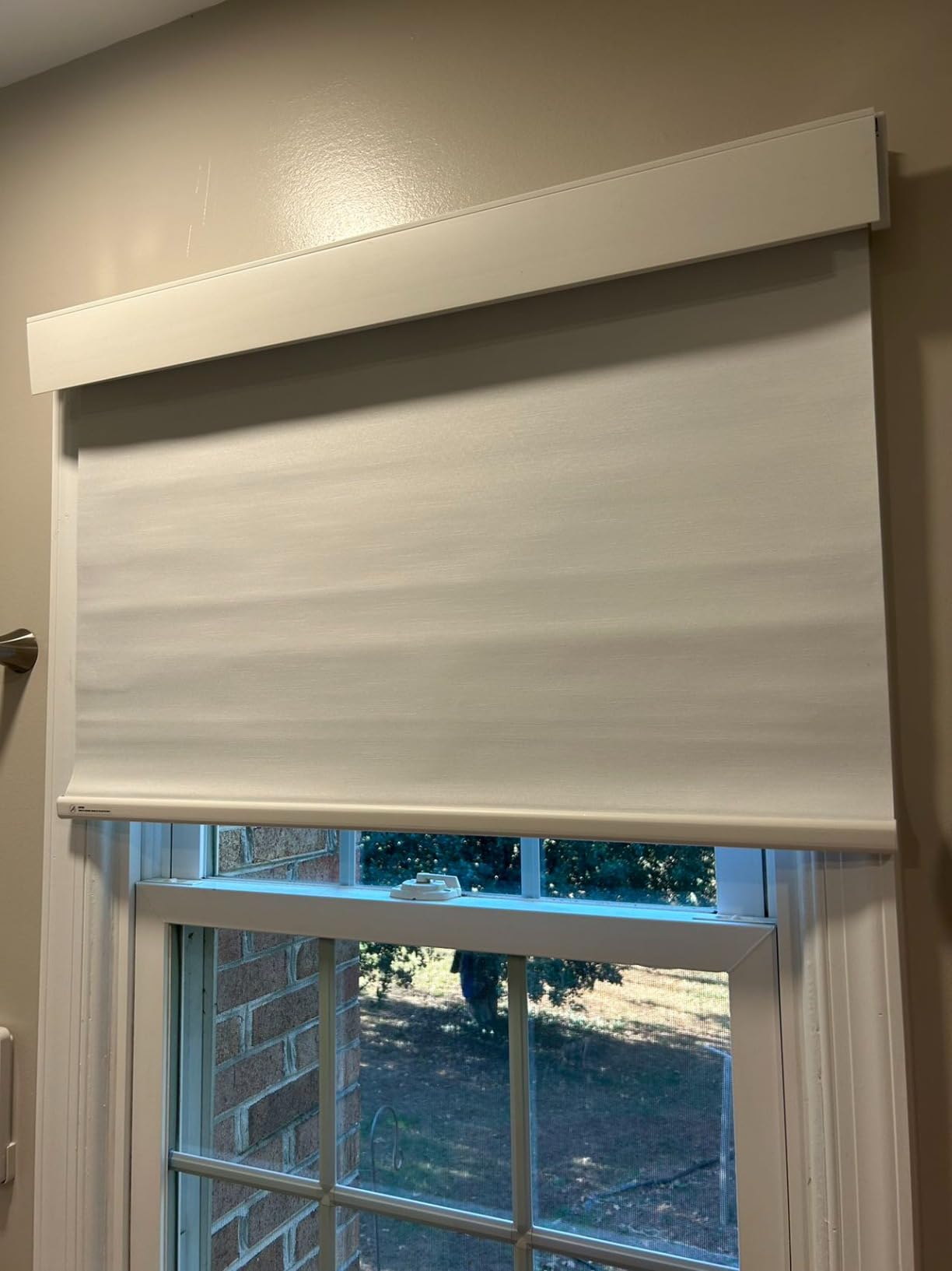Smart Motorized Blinds with Remote, Cordless No-Drill Automatic Roller Shades, Blackout Electric Blind for Windows, White, 34 x 72 customer photo 2