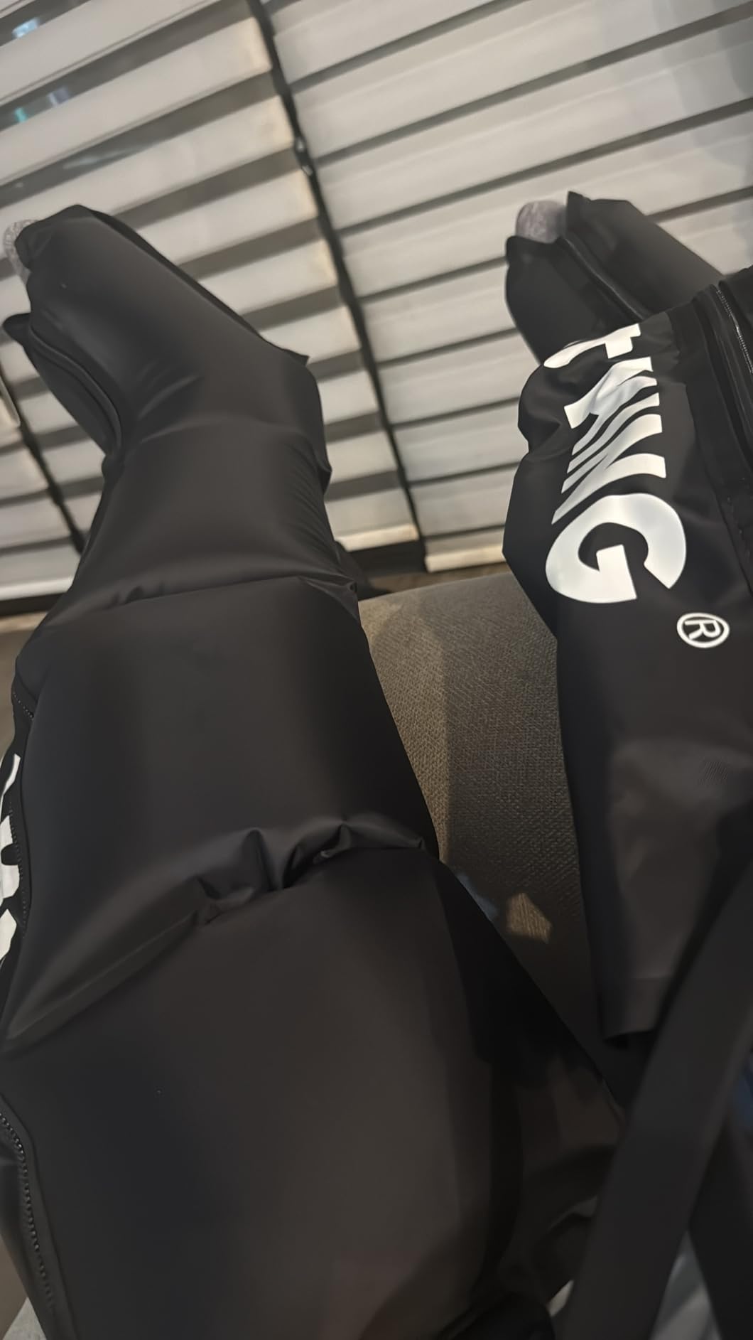 FIT KING Air Compression Recovery System, Dynamic Pressure for Circulation Improvement and Fast Recovery, Sequential Massage Boots for Athletes (Medium) customer photo 1