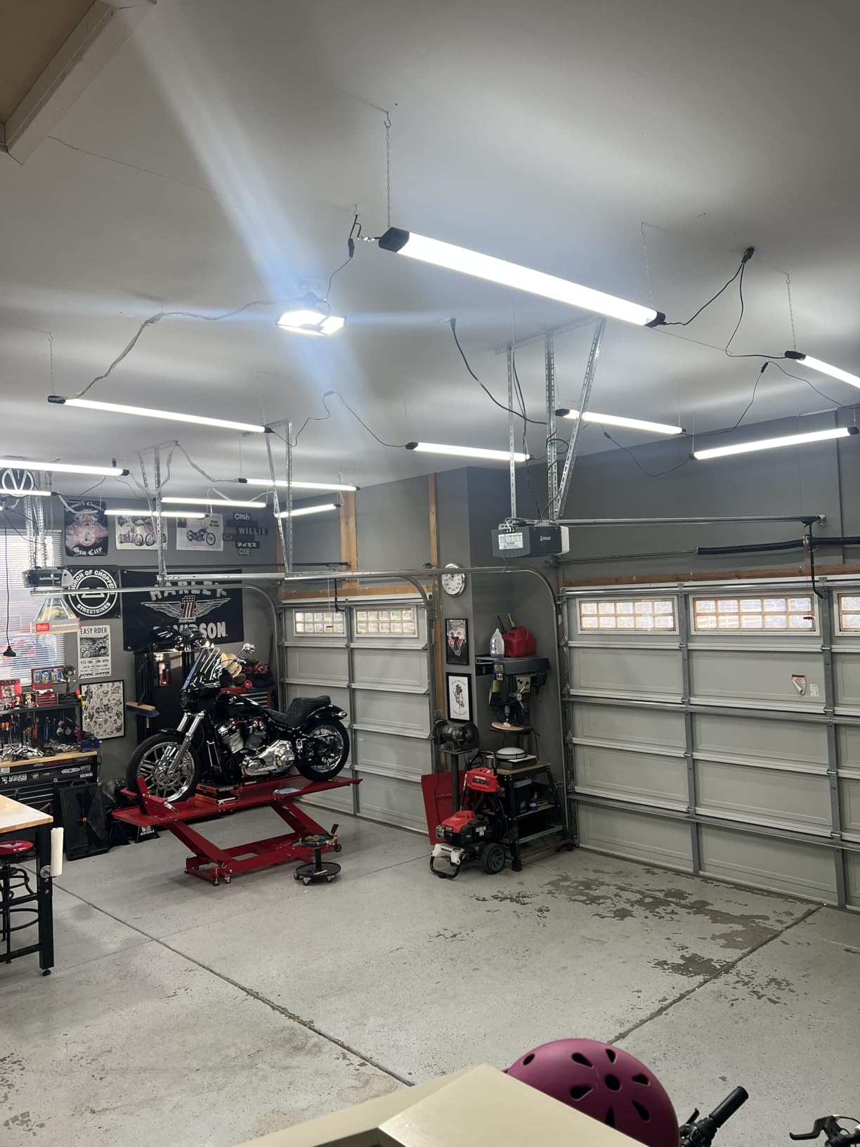 BBOUNDER 4Pack 4FT LED Shop Light, 6500K, 40W=250W, Linkable for Garage | 4400LM, 48Inch Integrated Utility Fixture, Surface + Hanging Mount, Super Bright Shop Lights for Workshop & DIY Users, Black customer photo 2