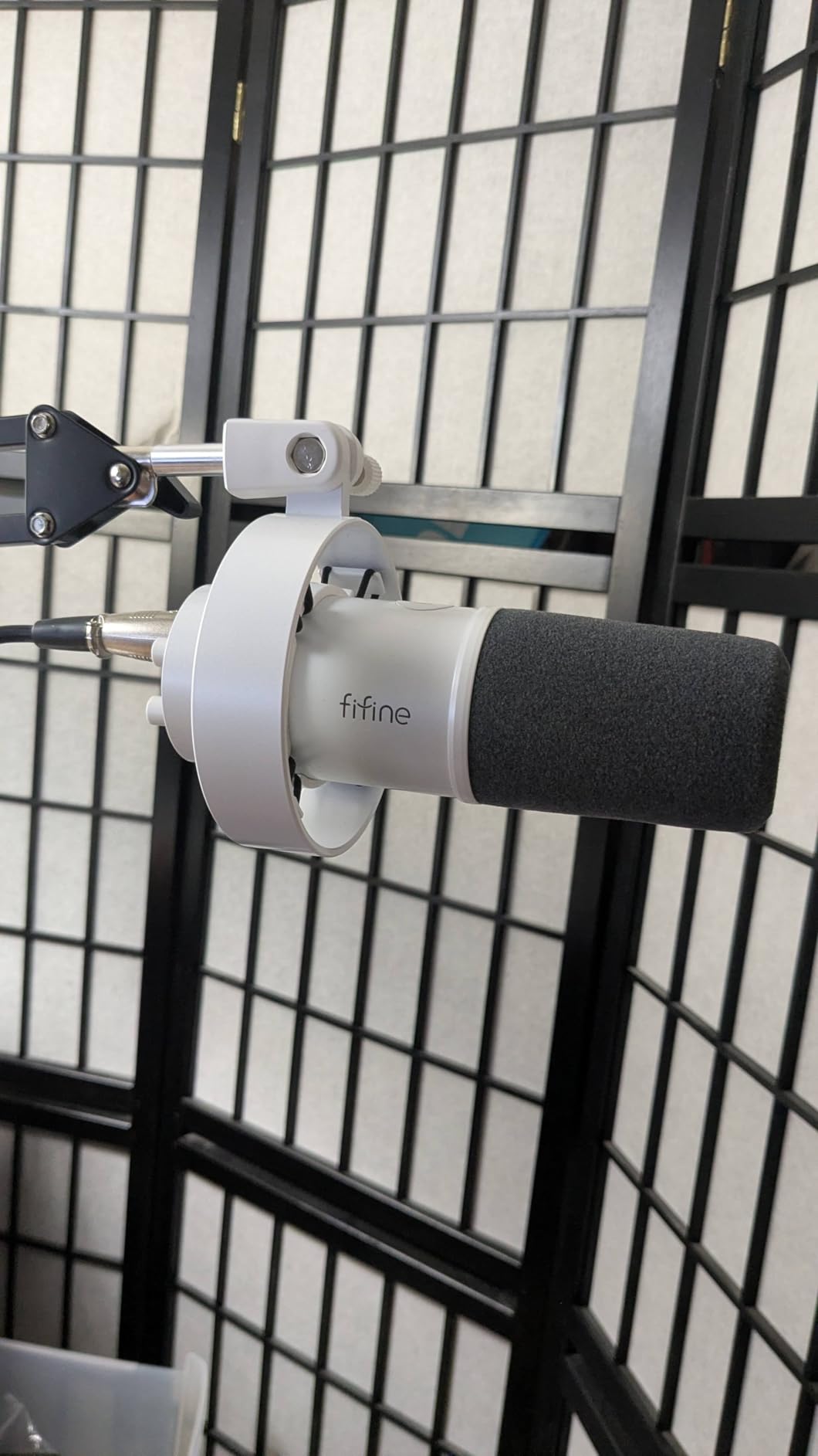 FIFINE AmpliTank K688 Dynamic Microphone, XLR/USB Podcast Recording PC Mic | Streaming Studio Metal Mic with Mute, Headphone Jack, Monitoring Volume Control, Windscreen, for Vocal Voice-Over Gaming customer photo 1