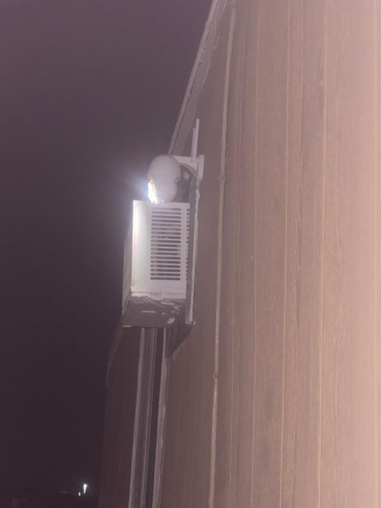 Hiseeu 5MP 360° Pan Tilt Camera WiFi Security Camera Outdoor Motion Tracking Floodlights Light Alarm,Color Night Vision,PC&Mobile Remote View,Two-Way Audio Security Camera customer photo 2