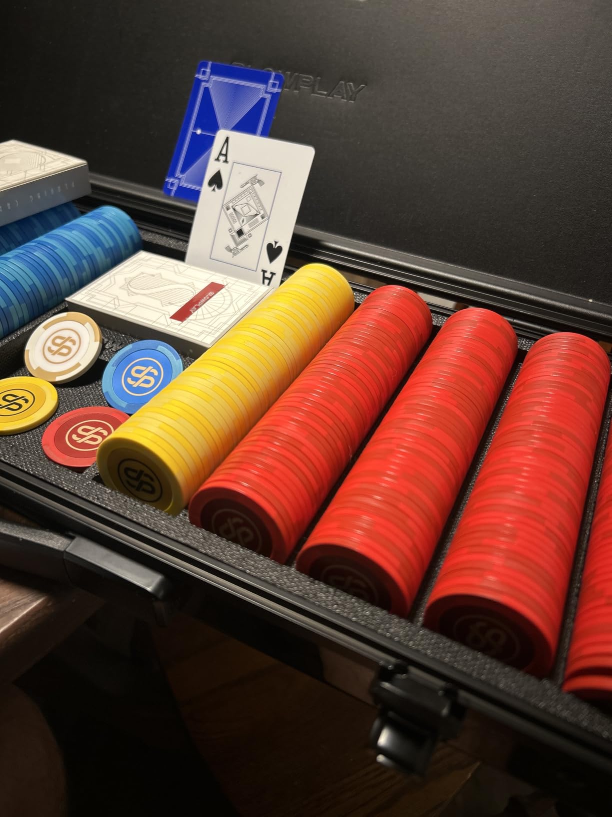 SLOWPLAY Godel 14g Clay Poker Chips Set for Texas Hold'em, 500 PCS [with Numbered Values] Features a High-end Chip case with Extra Durable German Polycarbonate Shell, Ideal Gifts for Poker Players customer photo 1