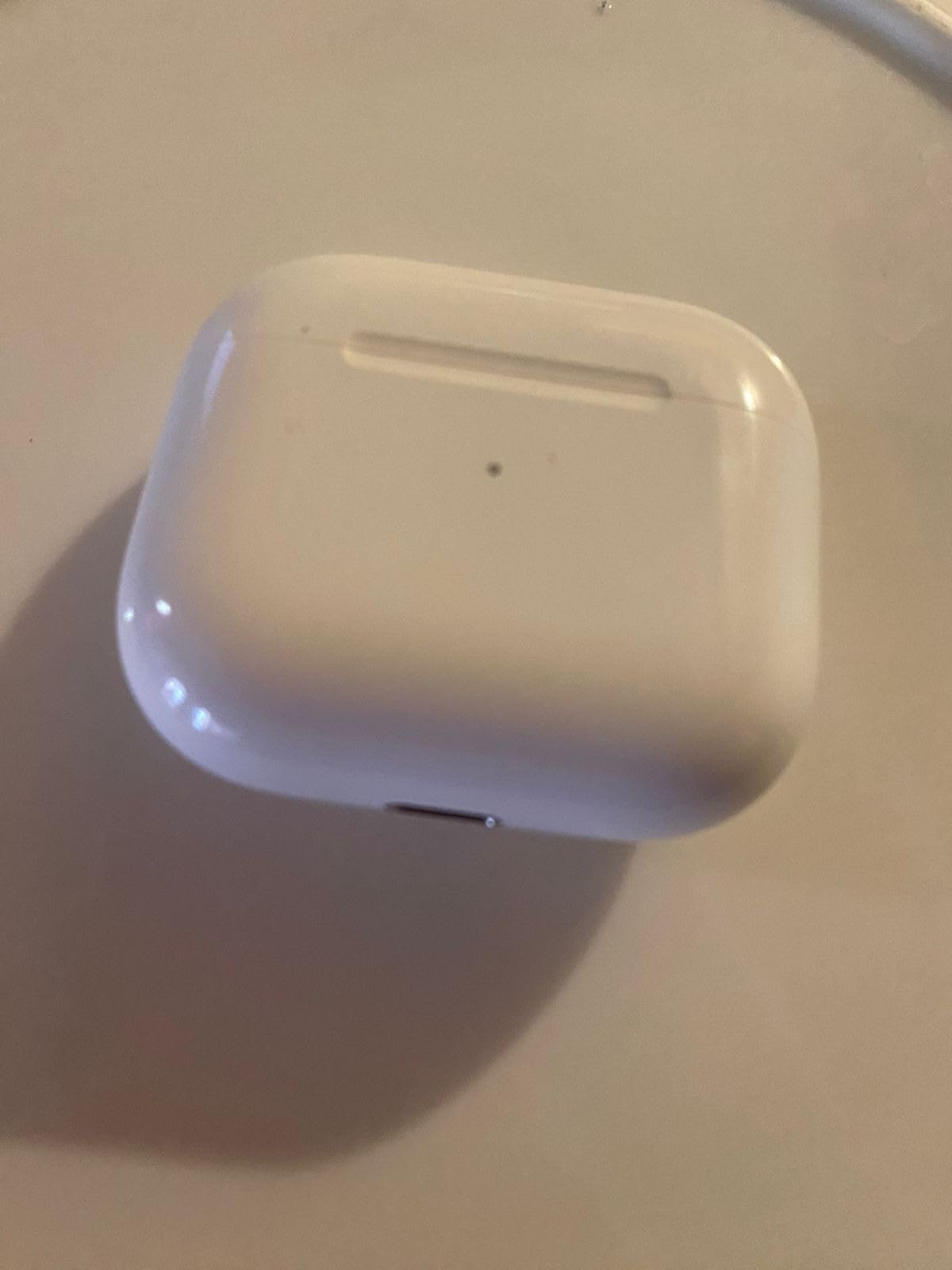 AirPods (3rd Generation) Wireless Ear Buds, Bluetooth Headphones, Personalized Spatial Audio, Sweat and Water Resistant, Lightning Charging Case Included, Up to 30 Hours of Battery Life customer photo 2